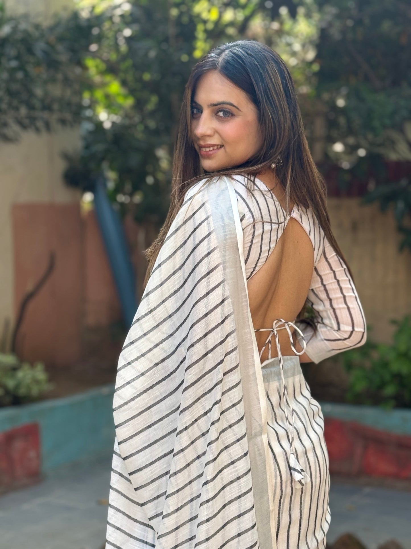 KASHVI PURE LINEN SAREE