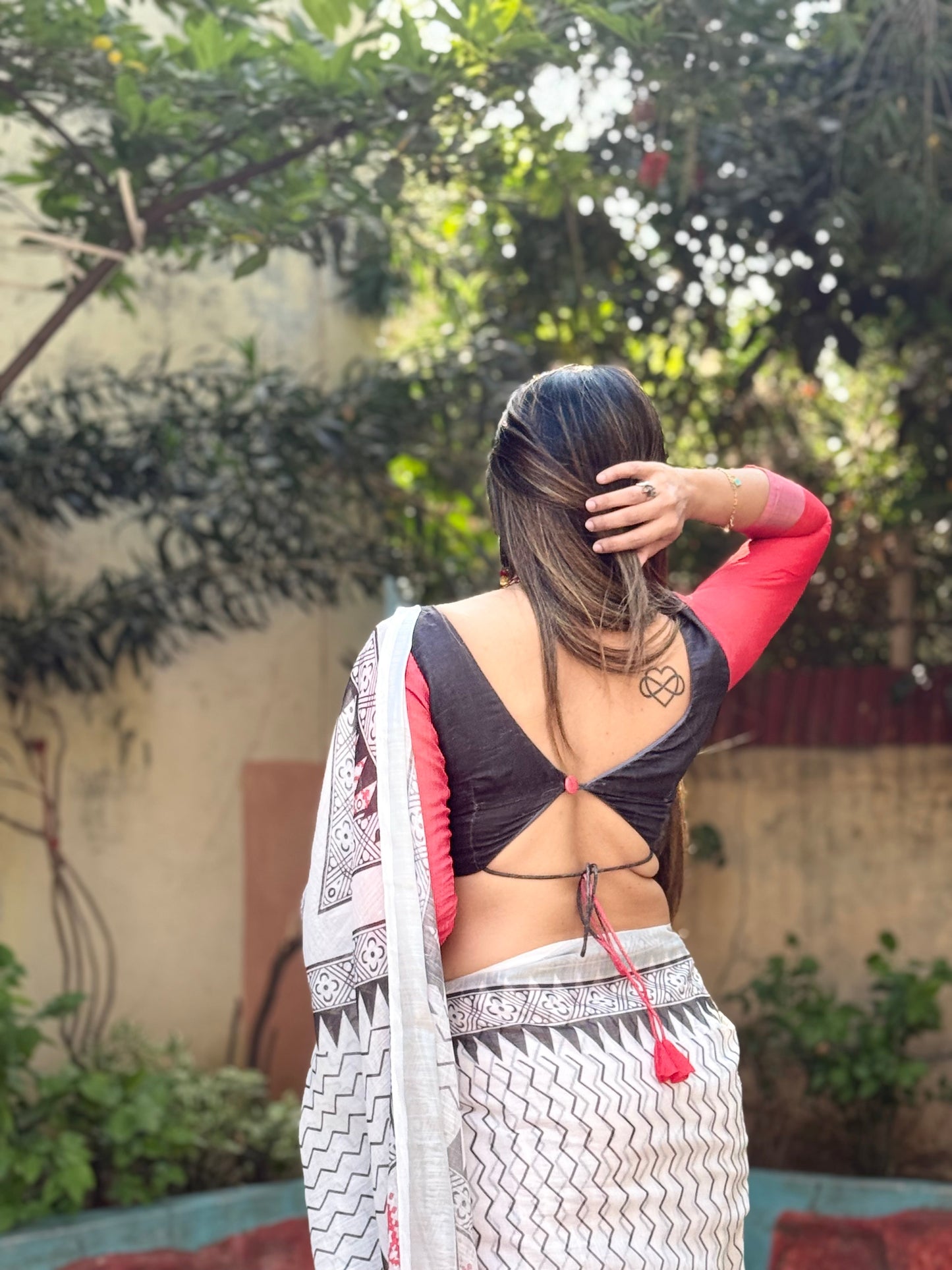 KASHVI PURE LINEN SAREE