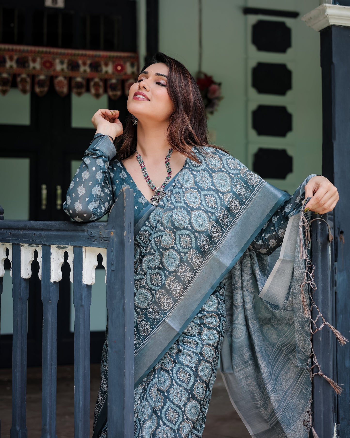KASHVI PURE LINEN SAREE