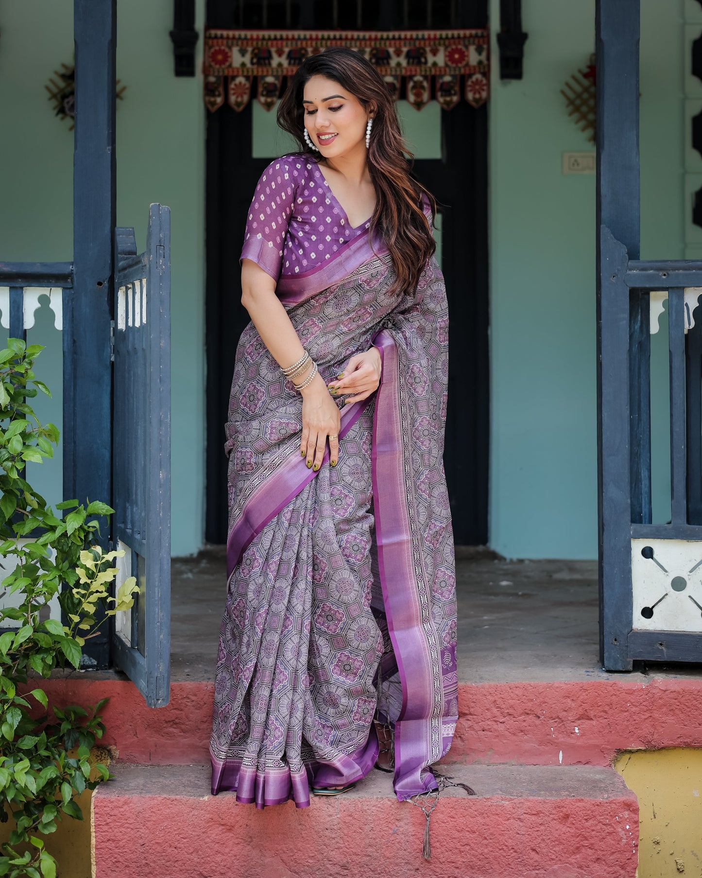 KASHVI PURE LINEN SAREE