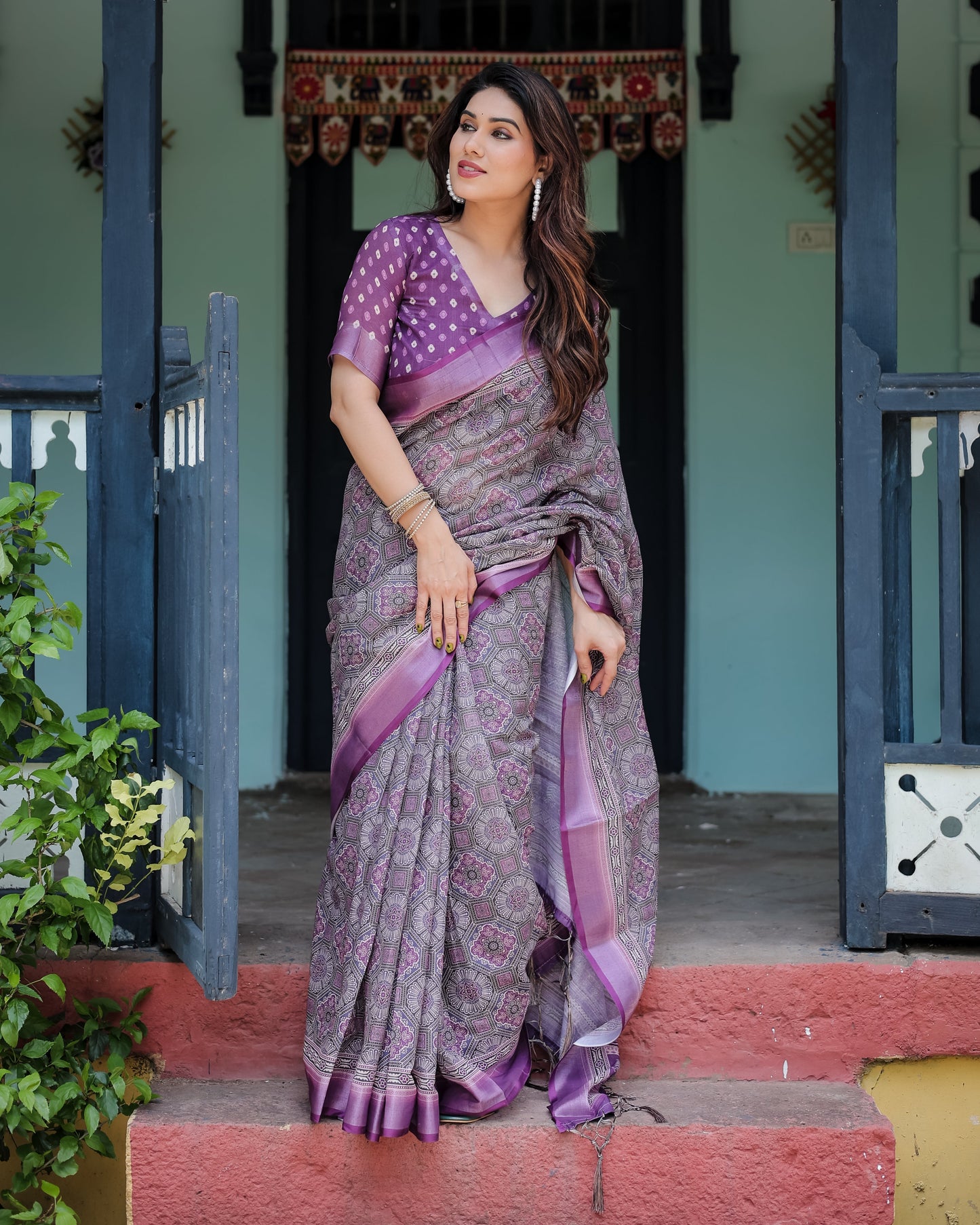 KASHVI PURE LINEN SAREE