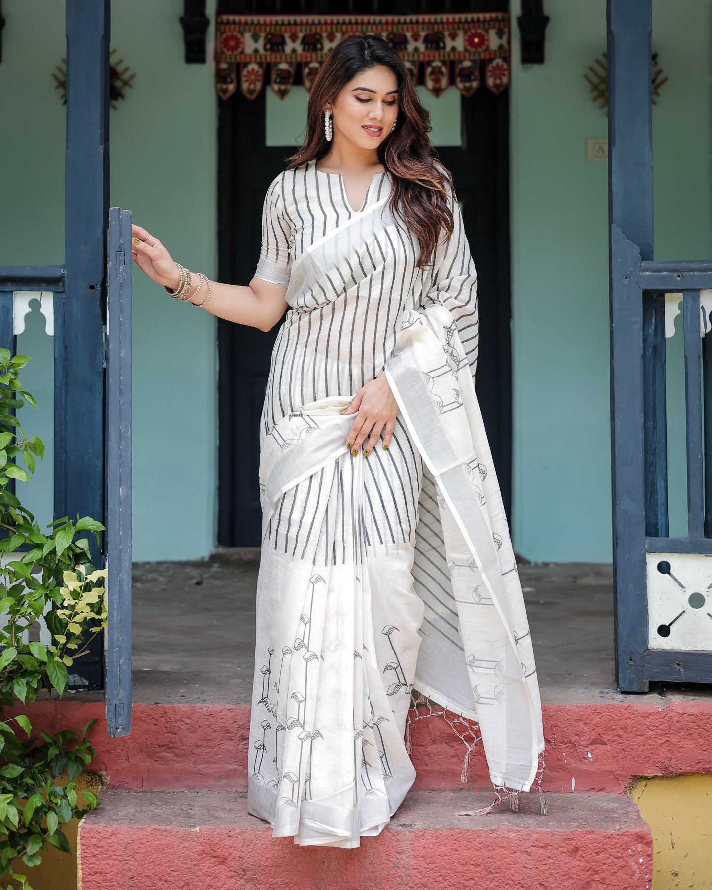 KASHVI PURE LINEN SAREE