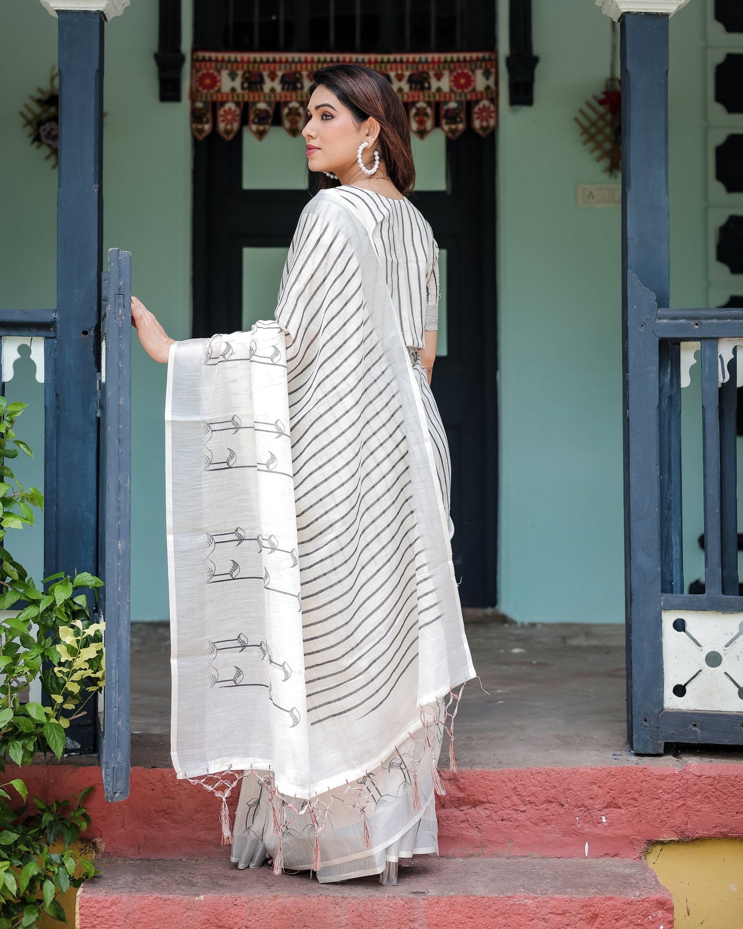 KASHVI PURE LINEN SAREE