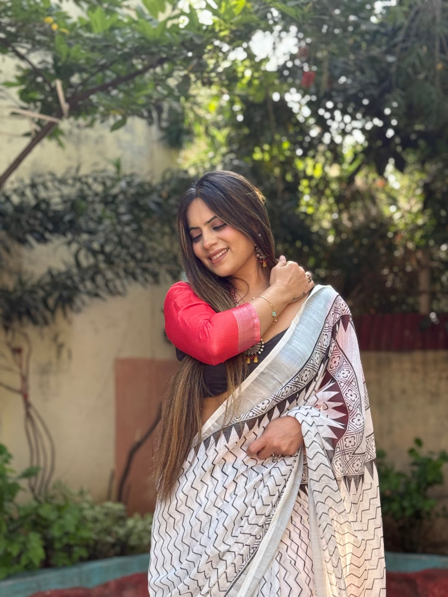 KASHVI PURE LINEN SAREE