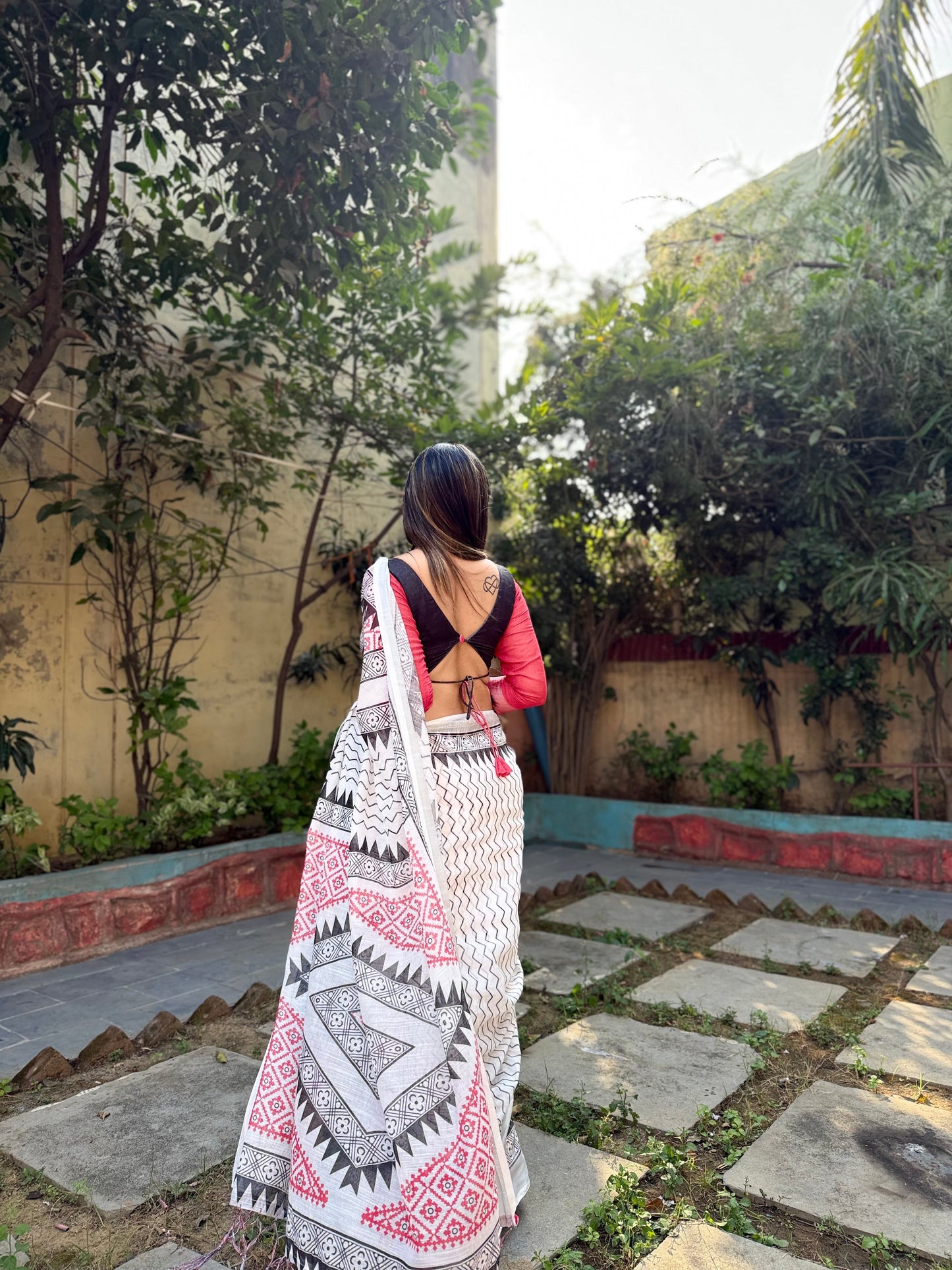 KASHVI PURE LINEN SAREE