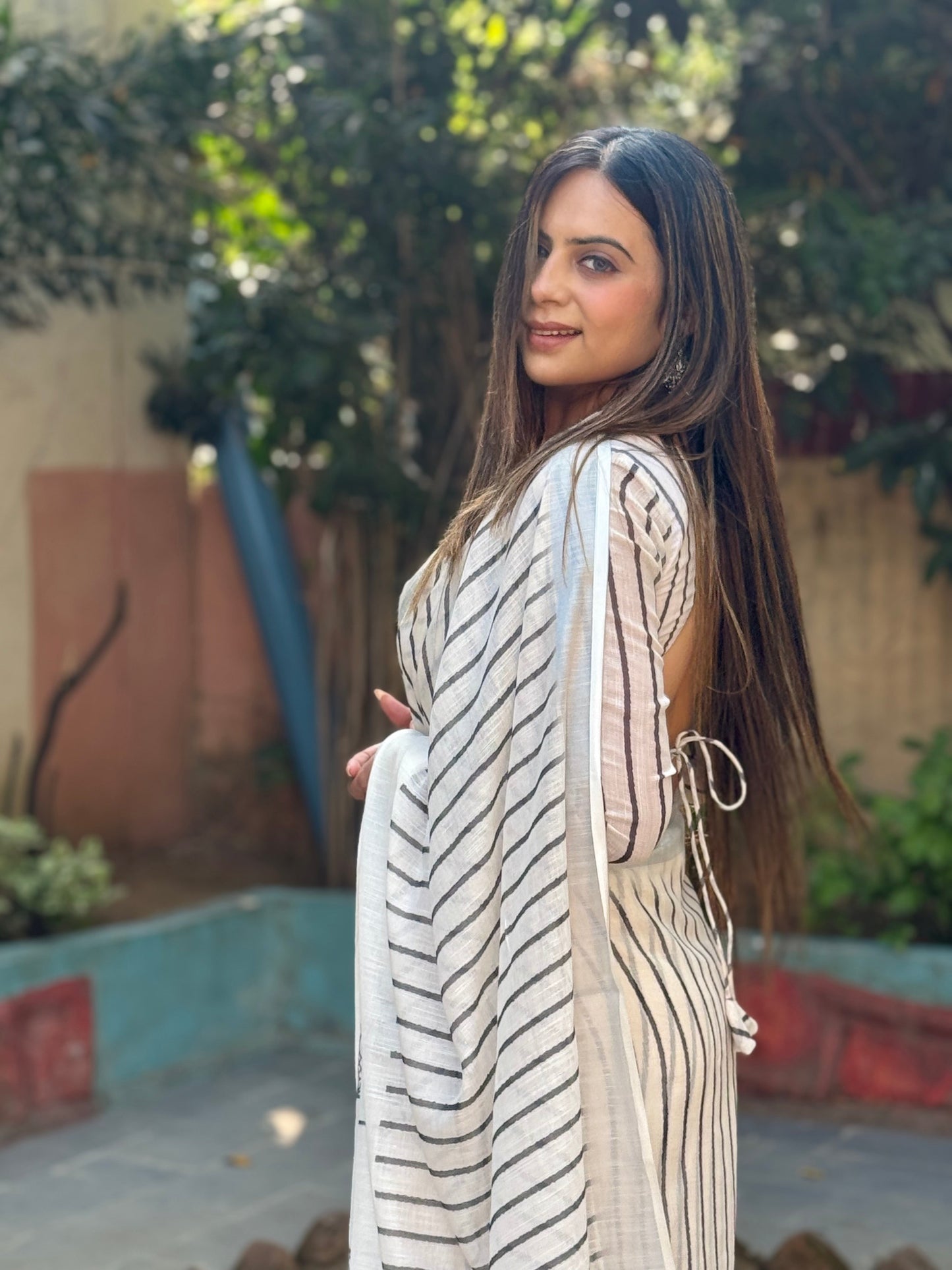 KASHVI PURE LINEN SAREE