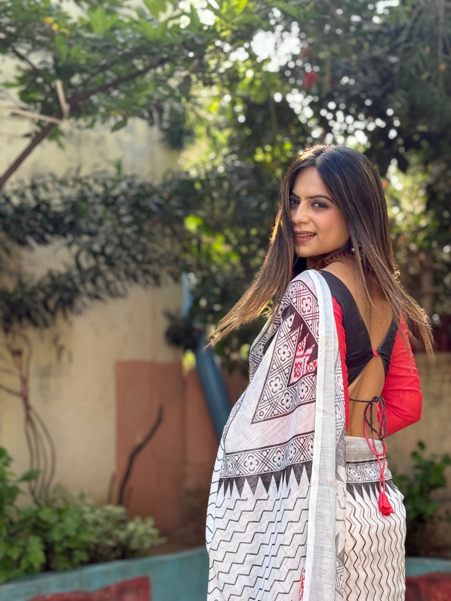 KASHVI PURE LINEN SAREE
