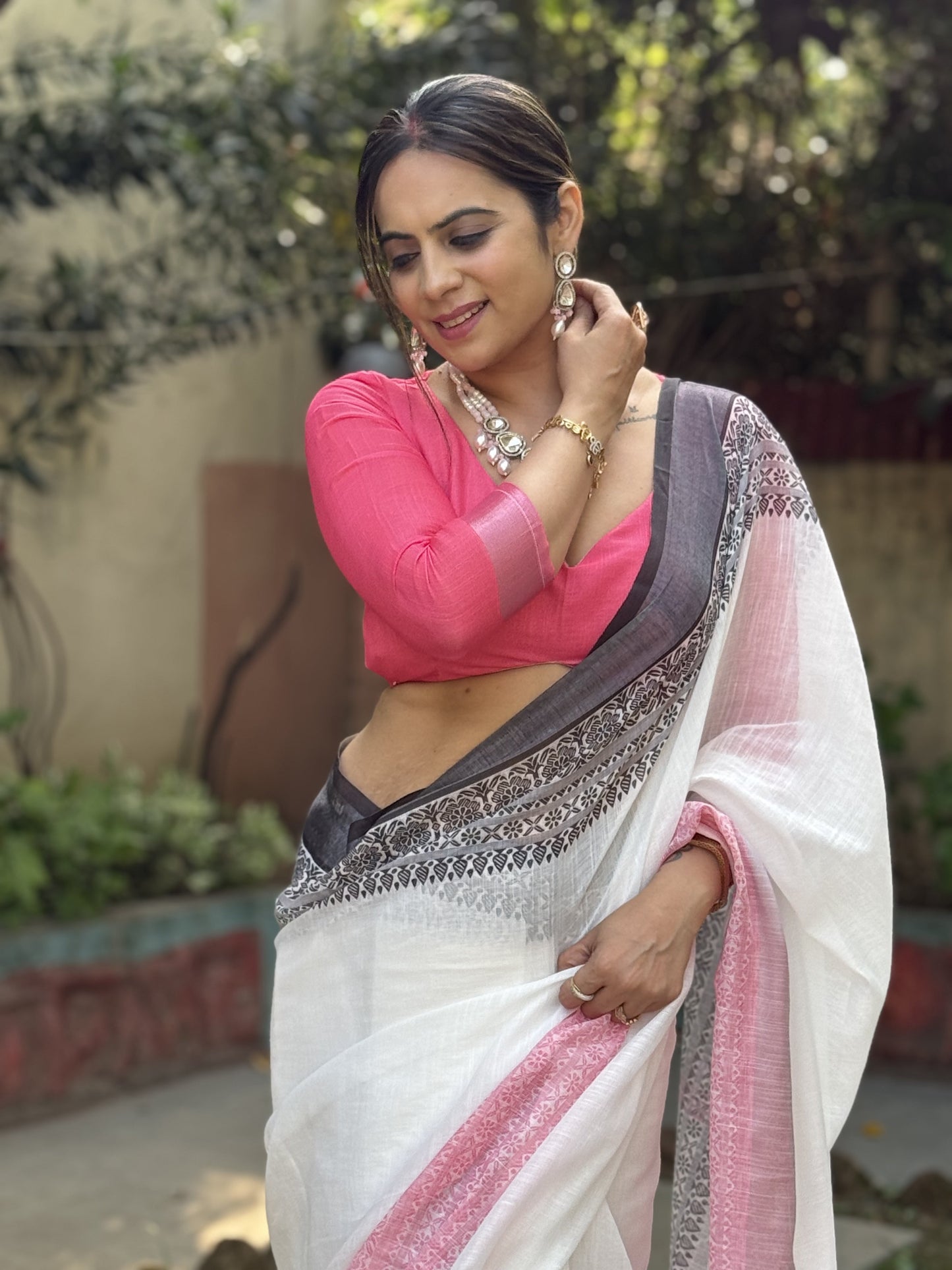 KASHVI PURE LINEN SAREE