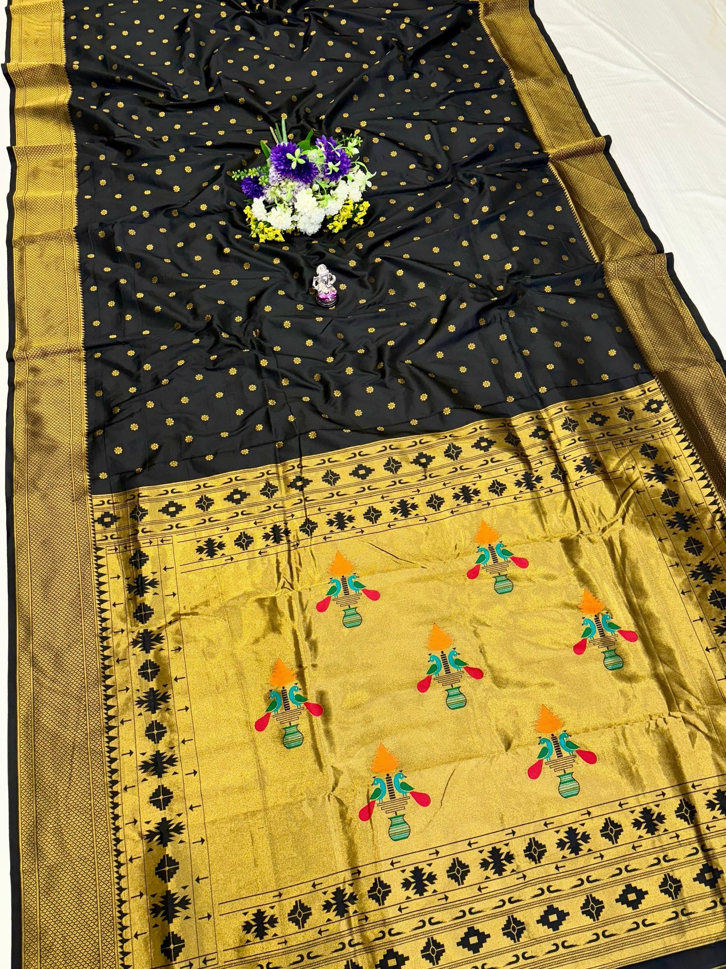 YEOLA KALANJALI PAITHANI