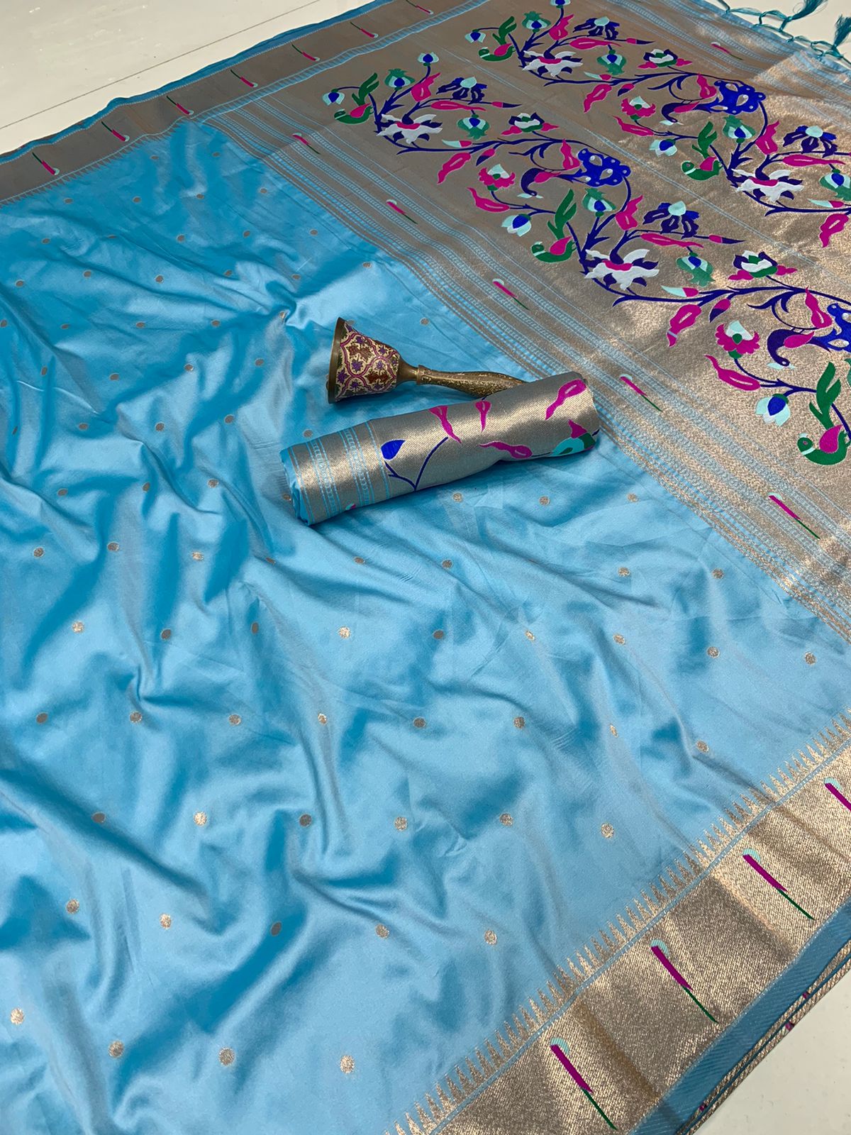 Tanisha Gold Zari Paithani