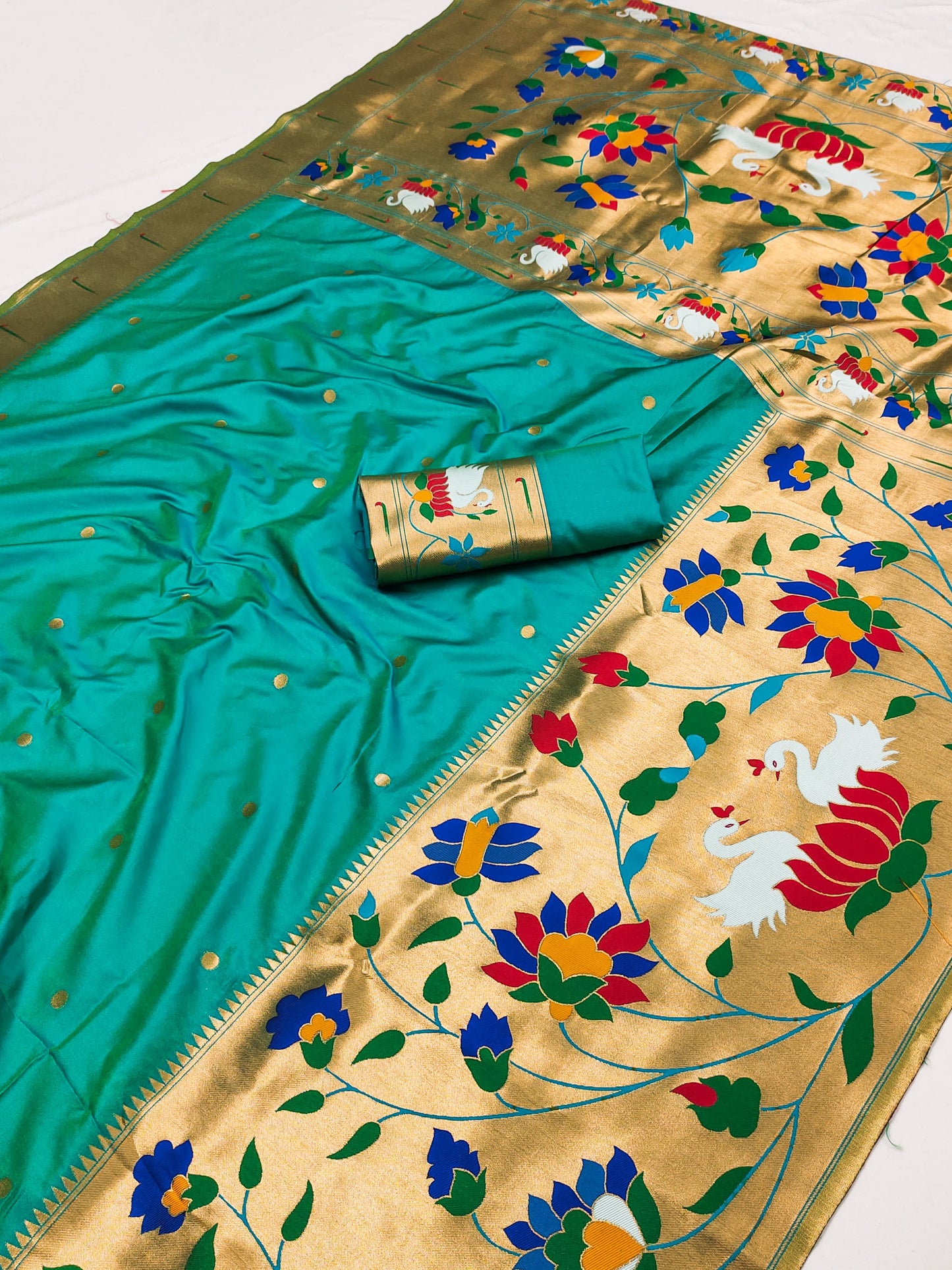 SWAN BROCADE PAITHANI