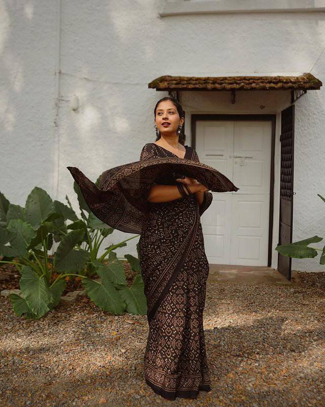 KASHVI PURE LINEN SAREE