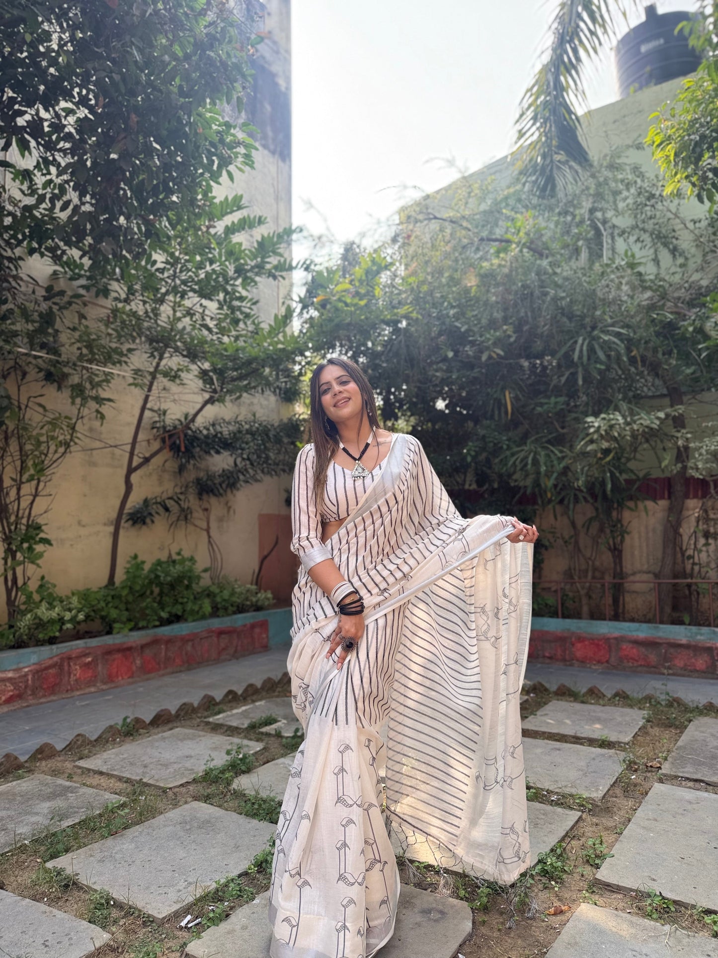 KASHVI PURE LINEN SAREE