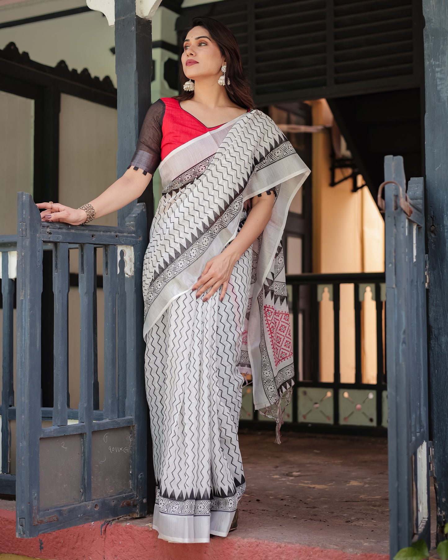 KASHVI PURE LINEN SAREE