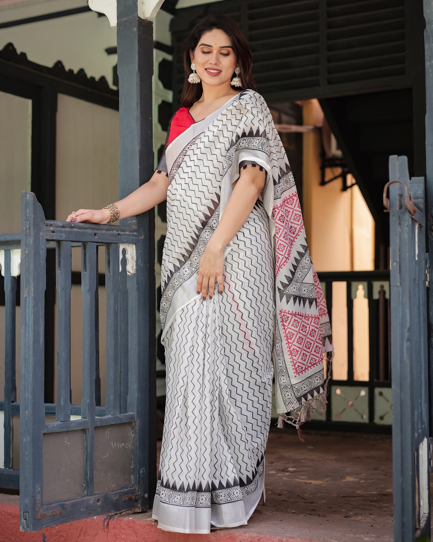 KASHVI PURE LINEN SAREE
