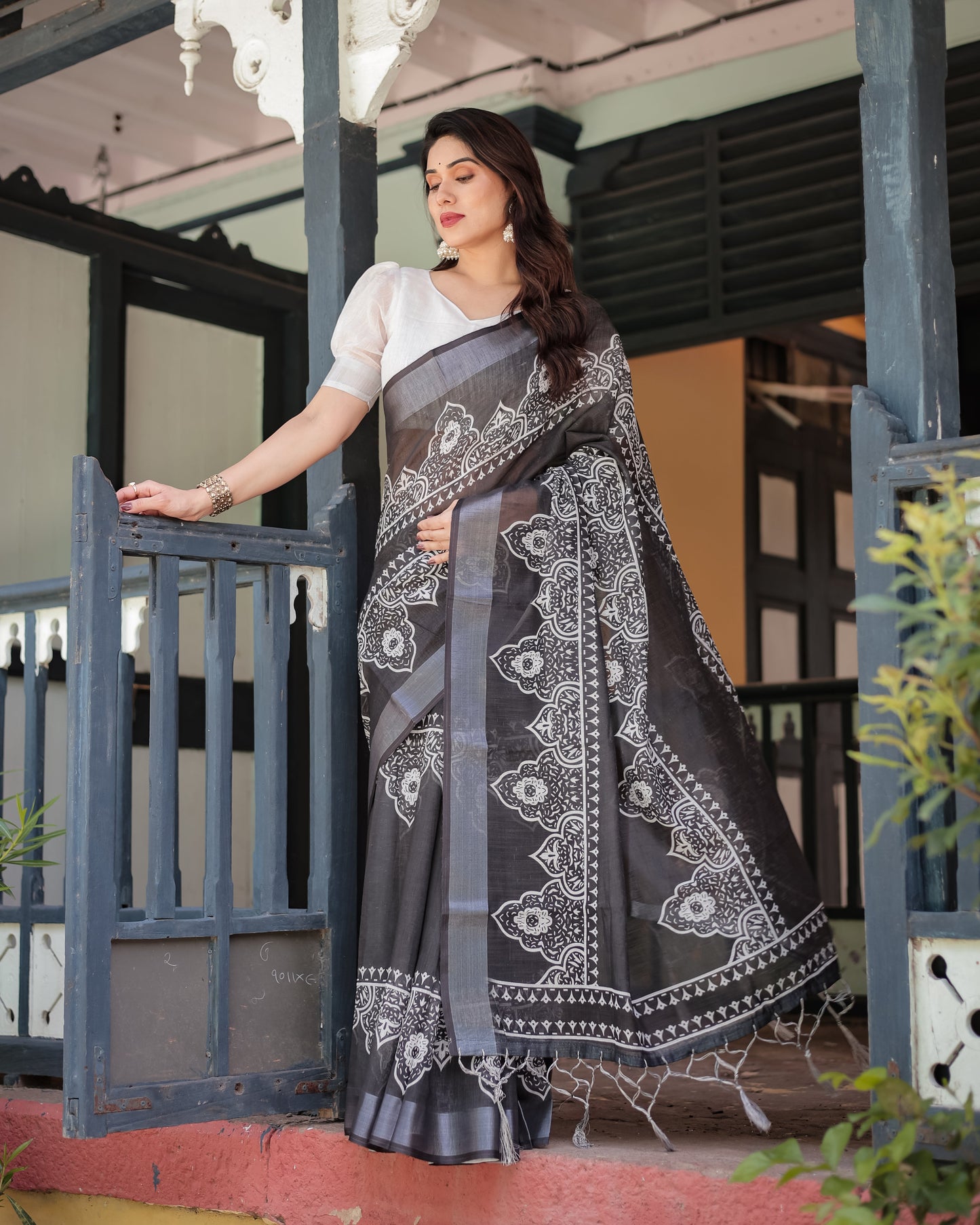 KASHVI PURE LINEN SAREE