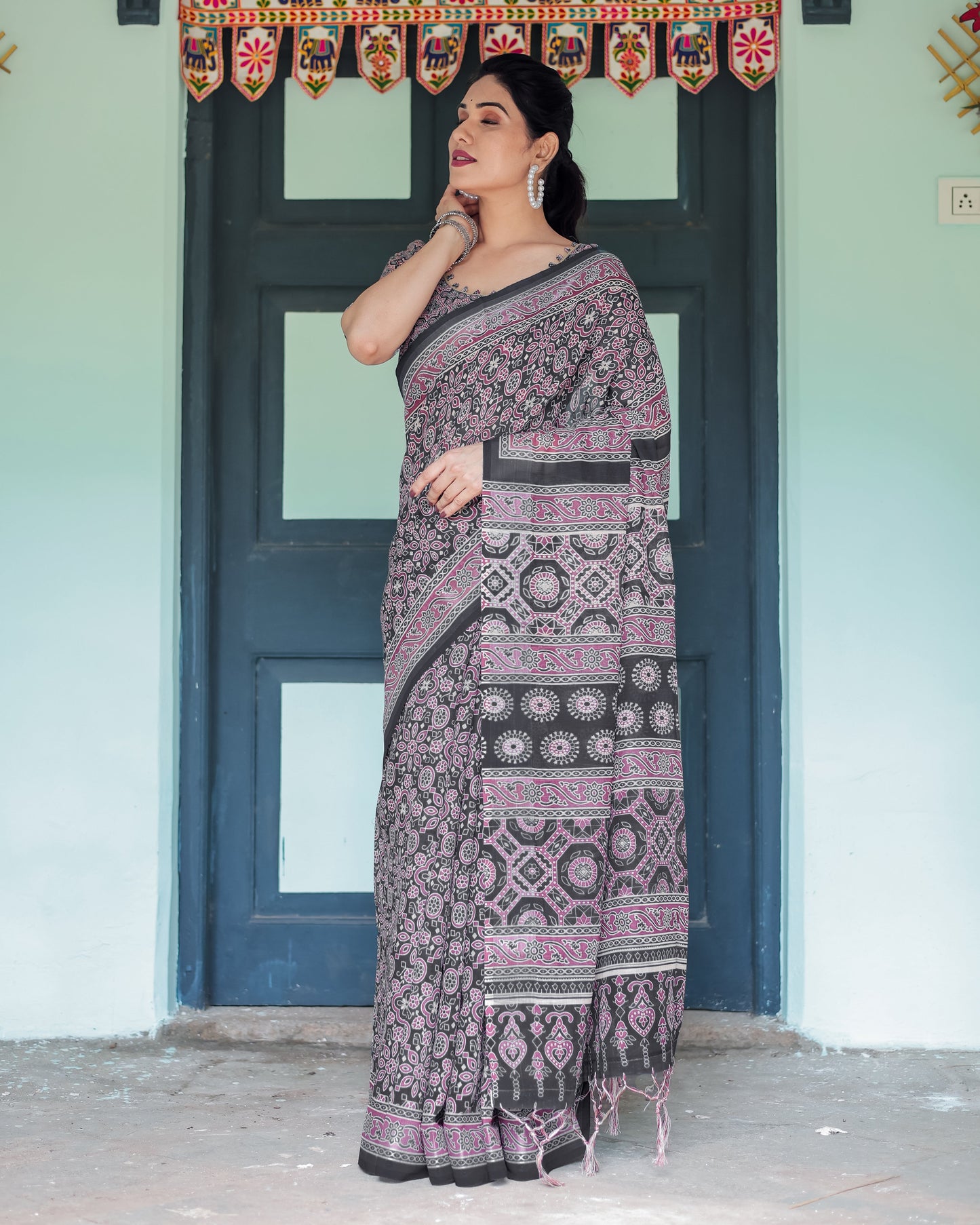 KASHVI PURE LINEN SAREE