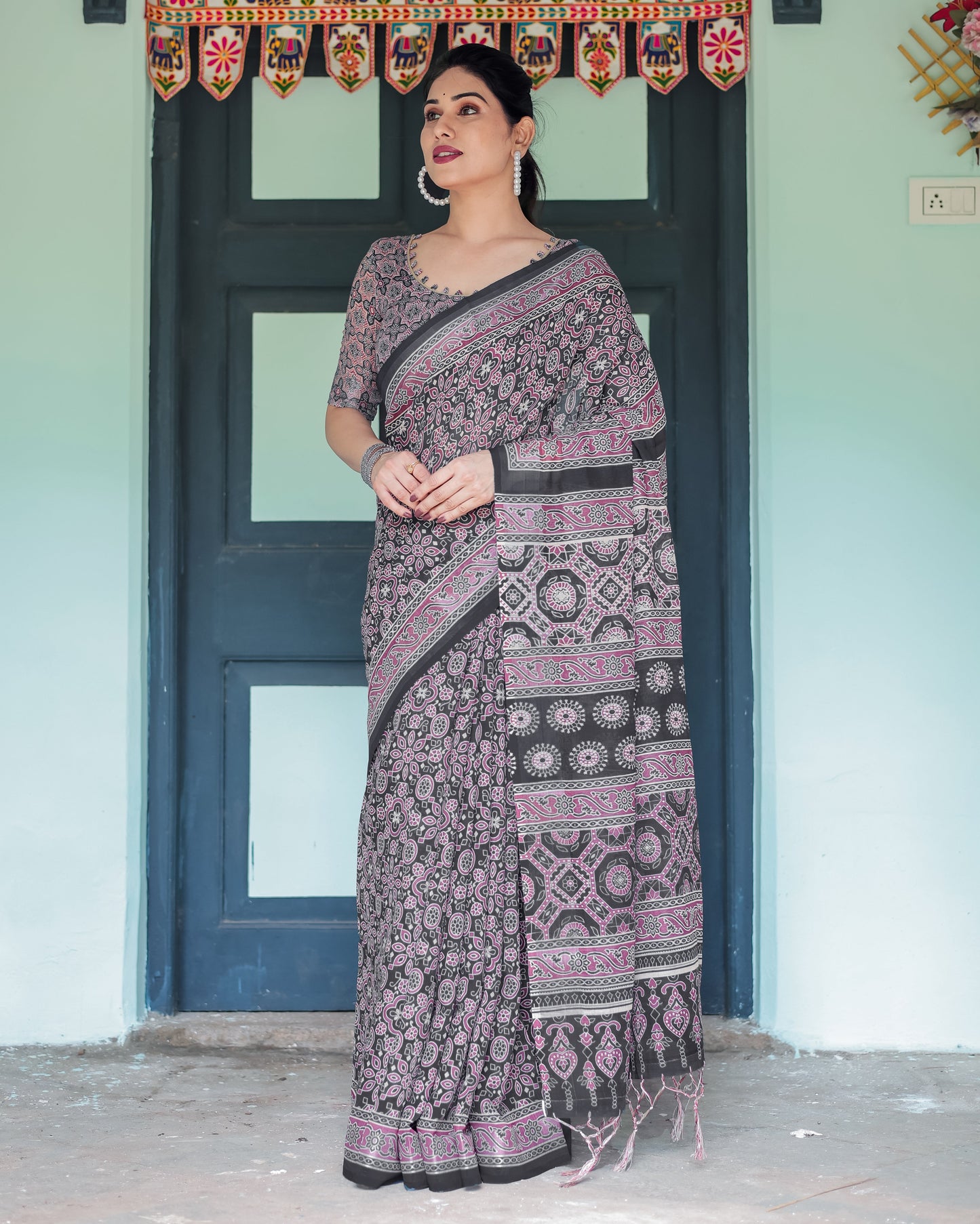 KASHVI PURE LINEN SAREE