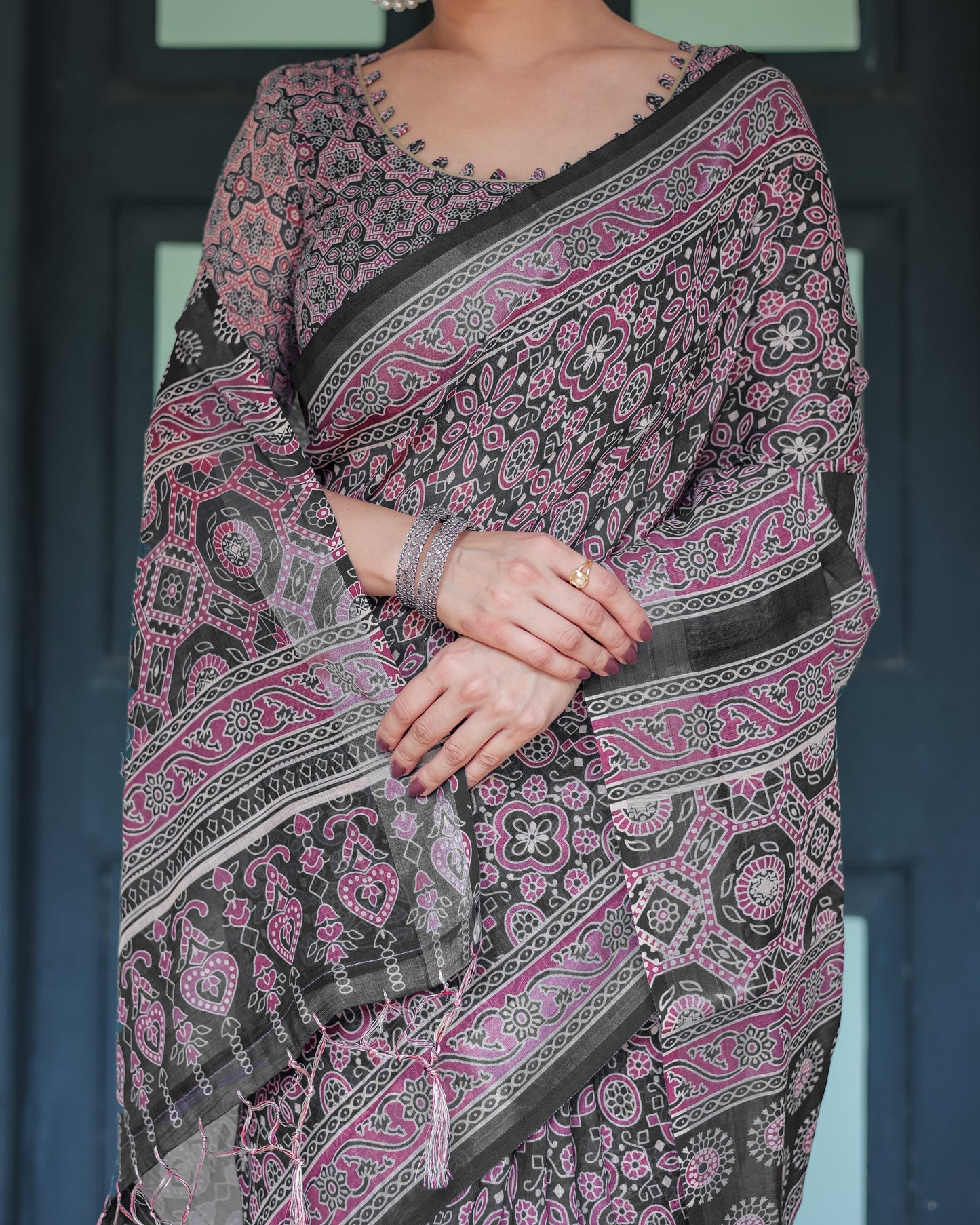 KASHVI PURE LINEN SAREE