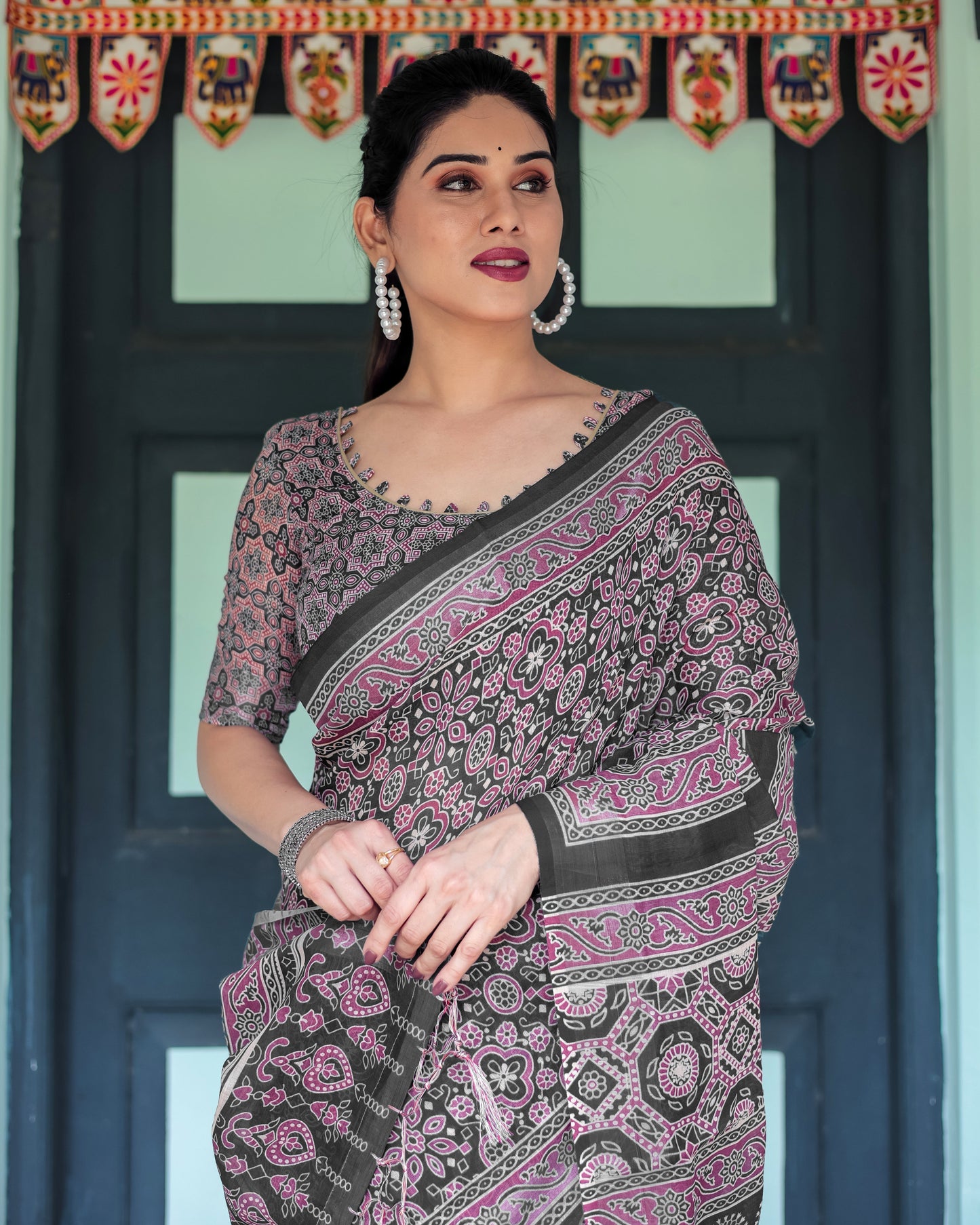 KASHVI PURE LINEN SAREE
