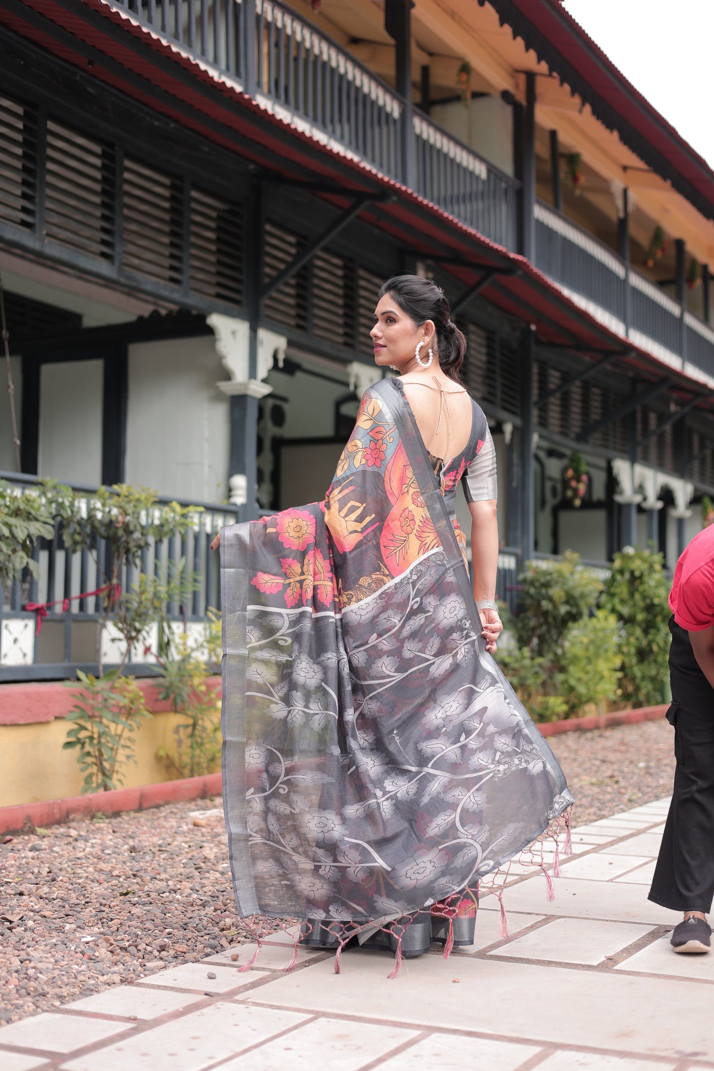 KASHVI PURE LINEN SAREE