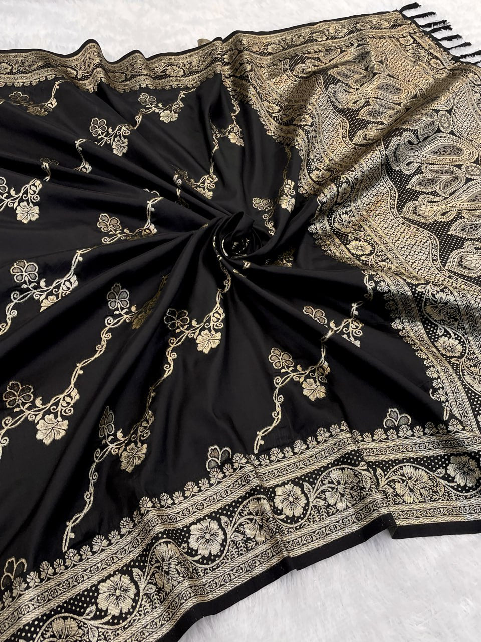 Diya's silk saree