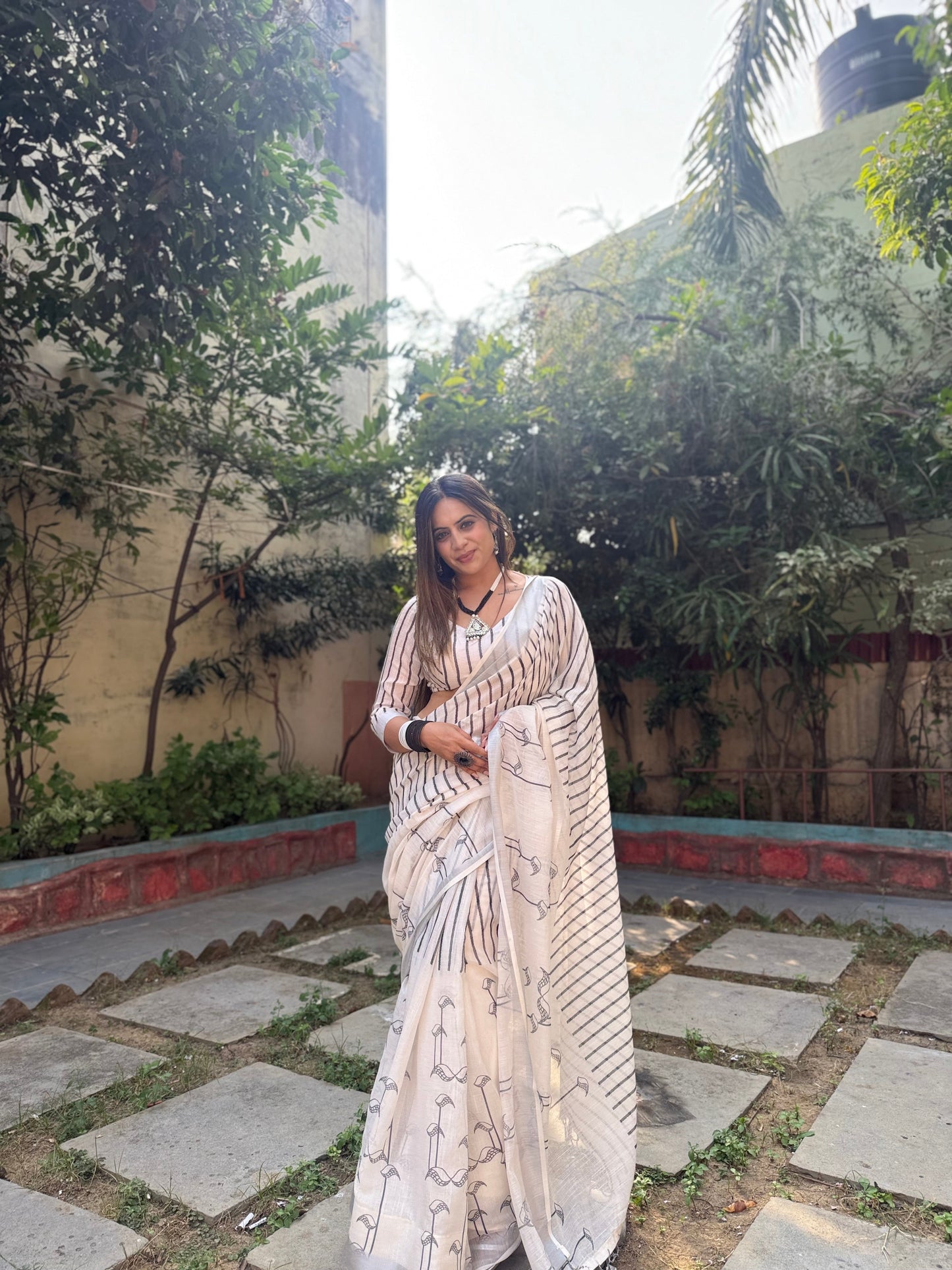 KASHVI PURE LINEN SAREE