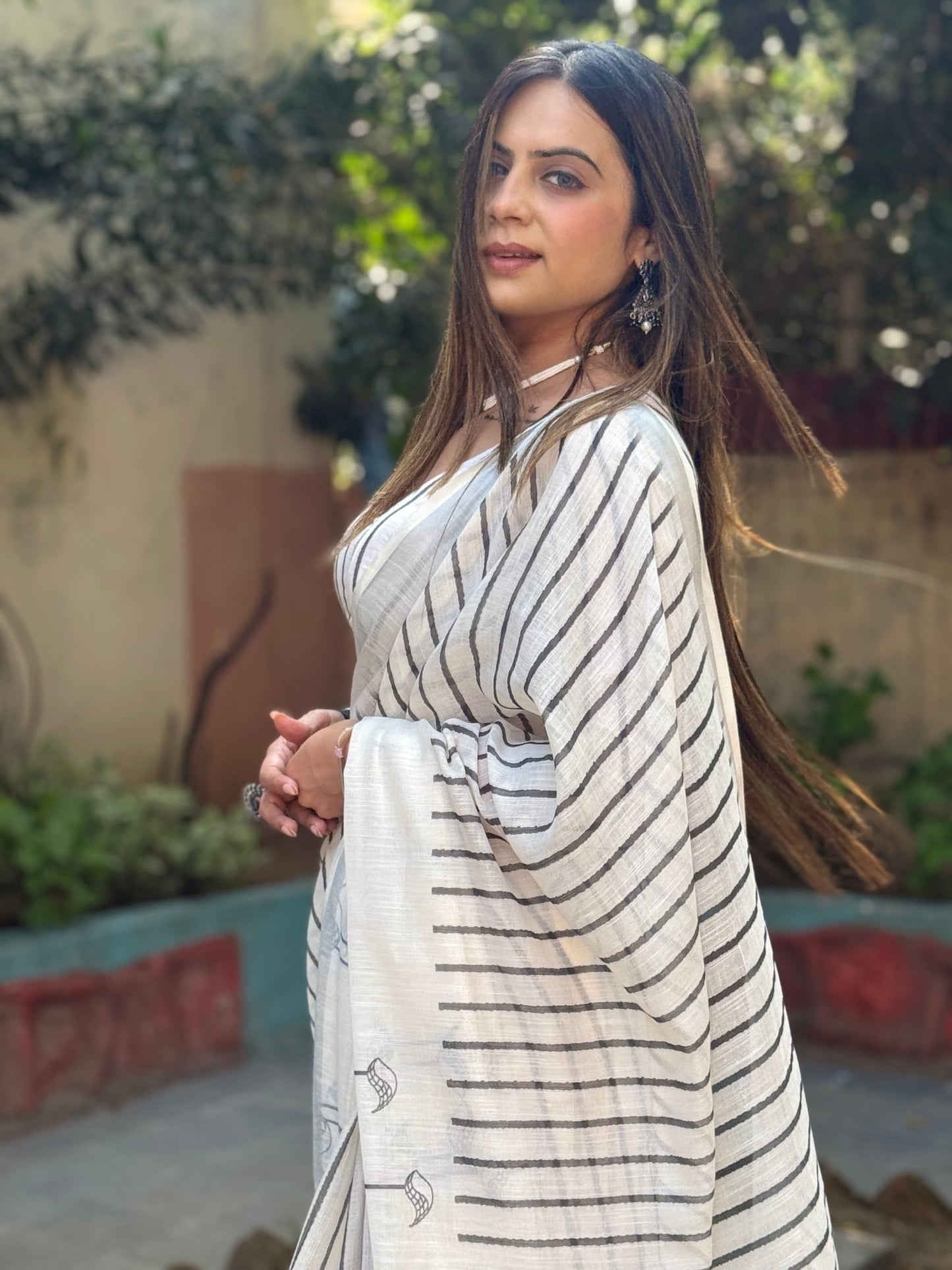 KASHVI PURE LINEN SAREE