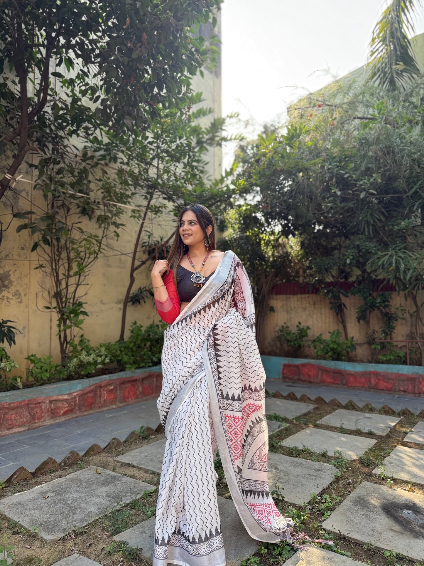 KASHVI PURE LINEN SAREE
