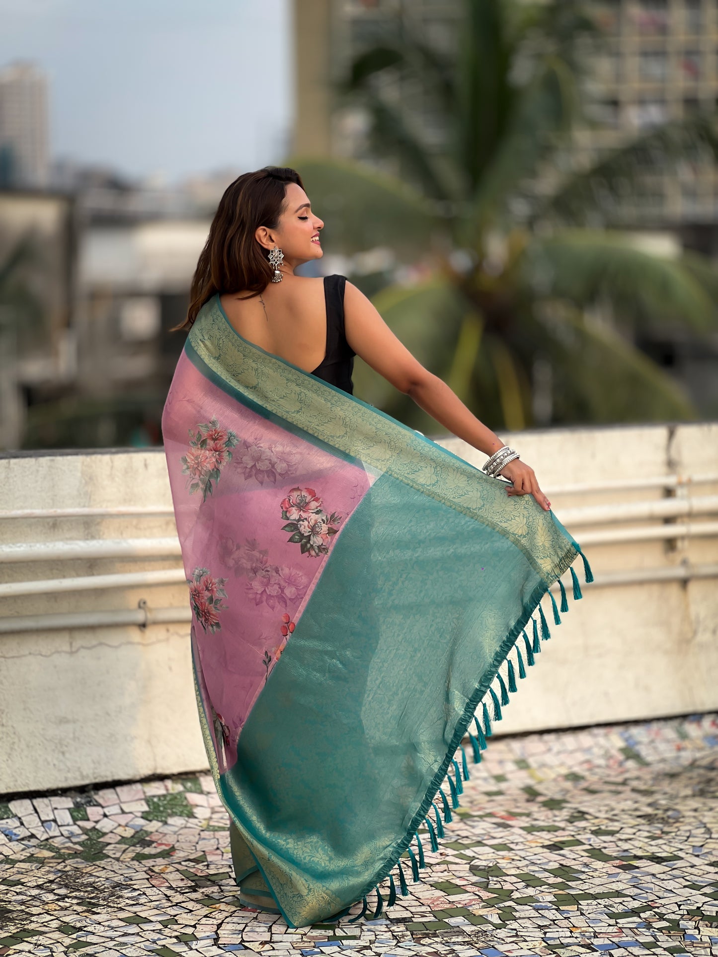 KAVYA CRUSH TISSUE SAREE