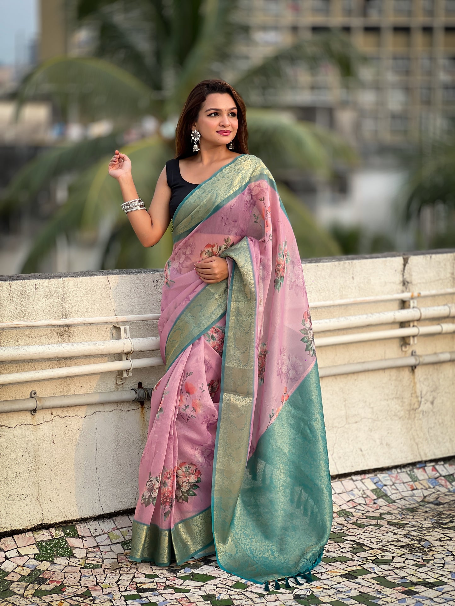 KAVYA CRUSH TISSUE SAREE