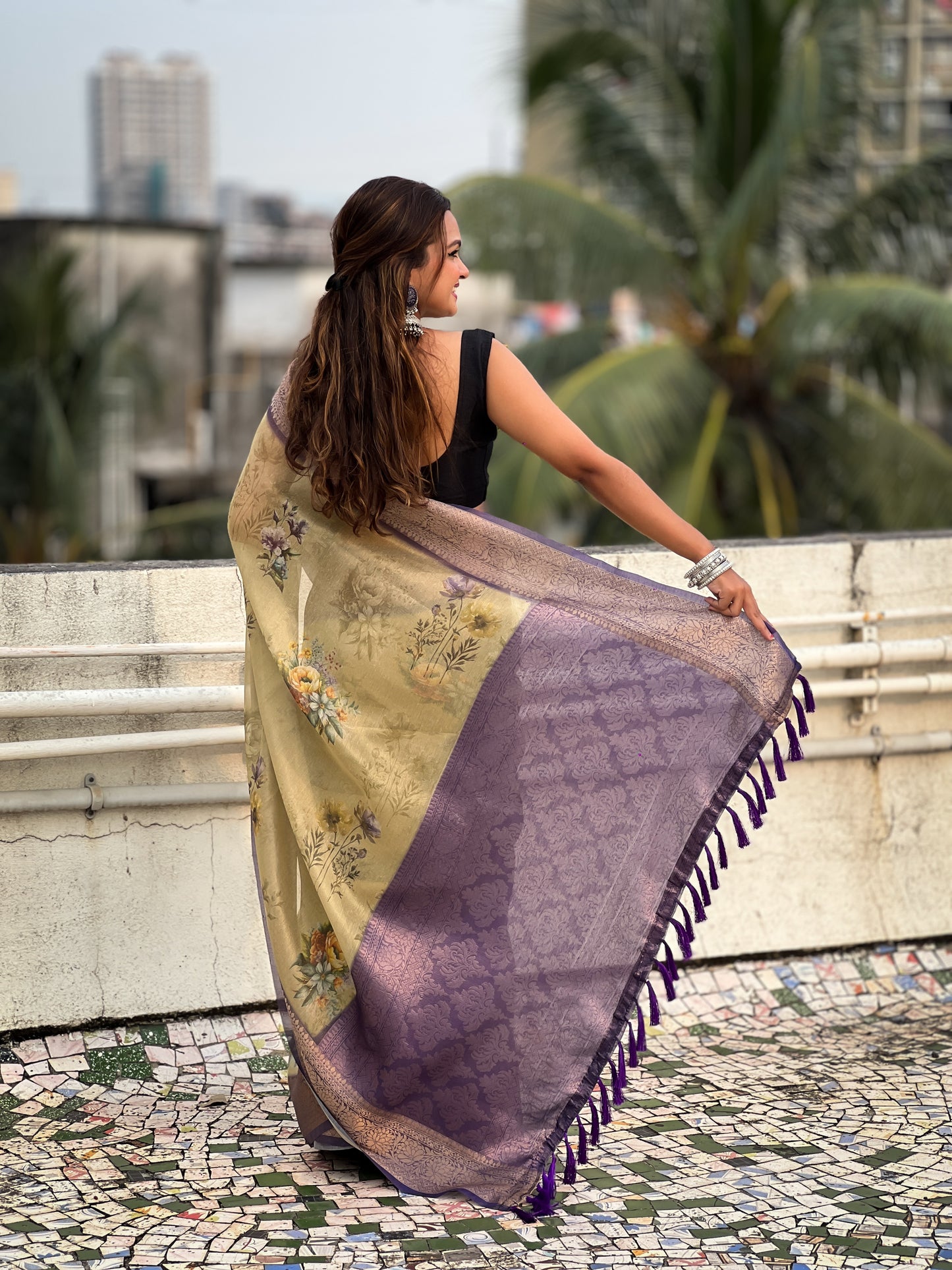 KAVYA CRUSH TISSUE SAREE