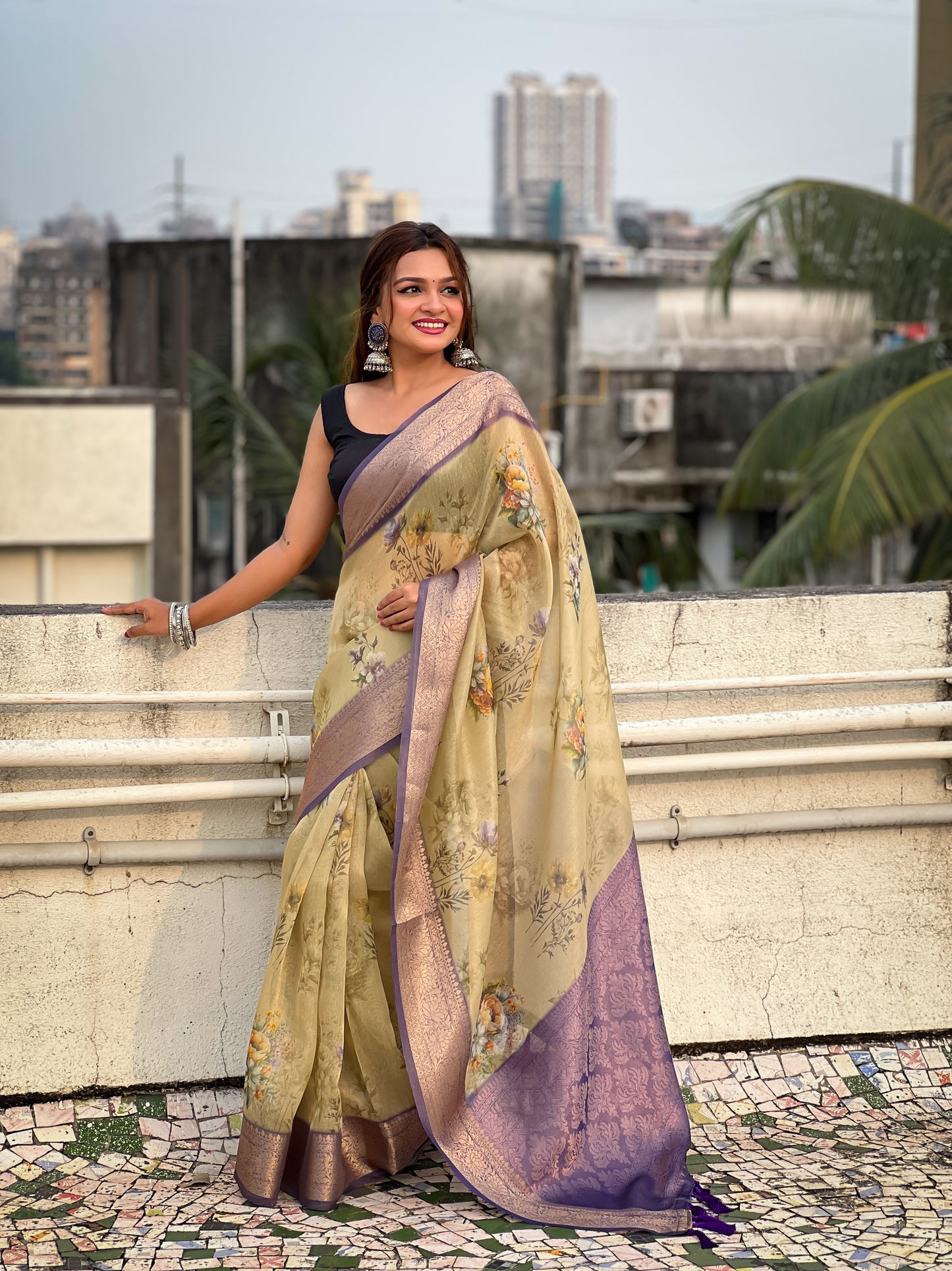 KAVYA CRUSH TISSUE SAREE