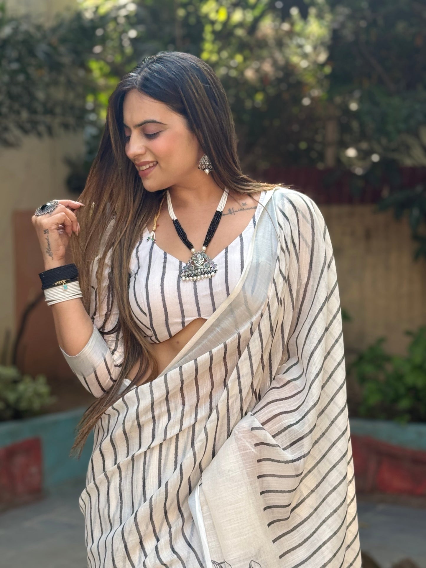 KASHVI PURE LINEN SAREE