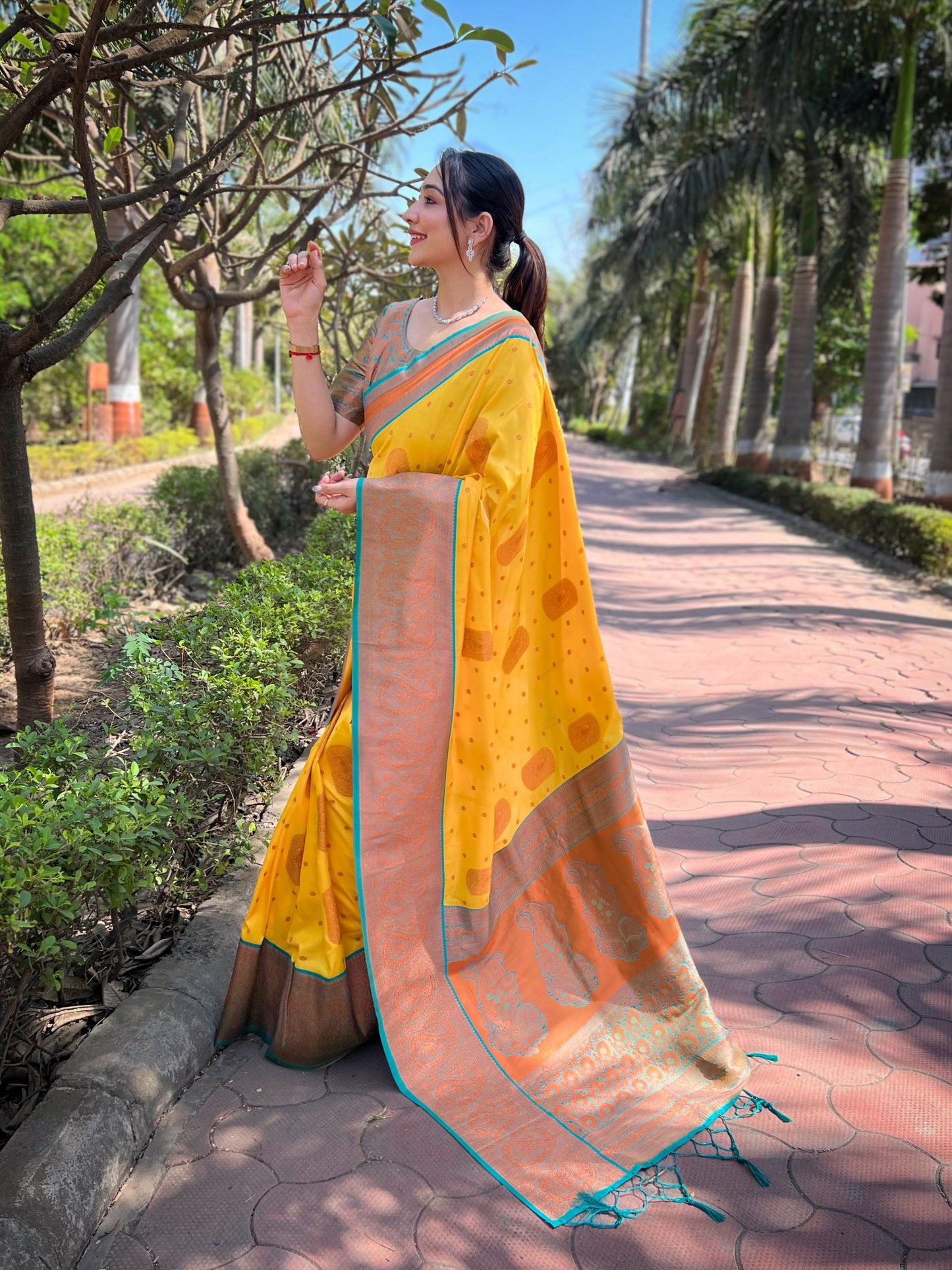 YASHANA SILK SAREE
