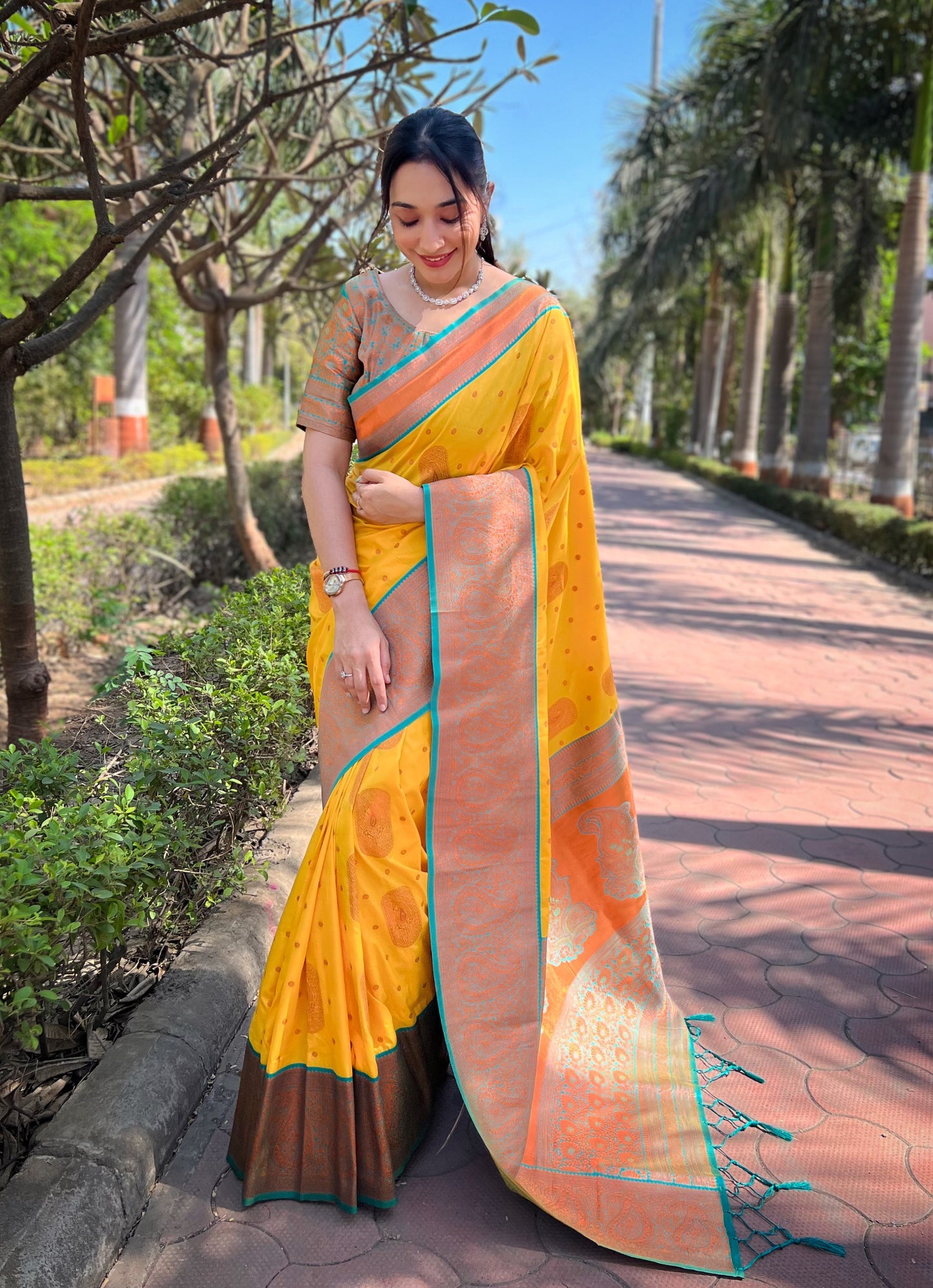 YASHANA SILK SAREE