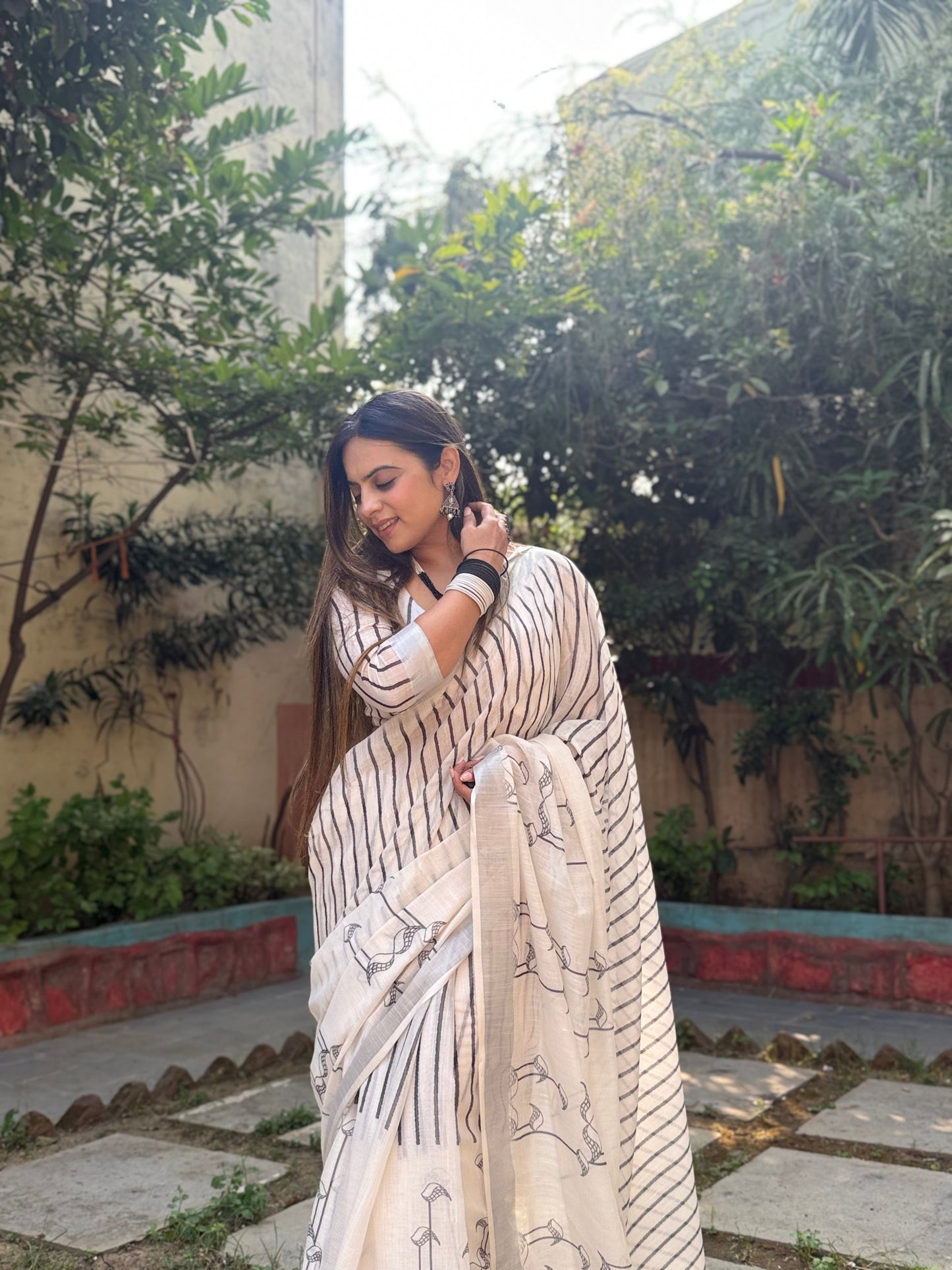 KASHVI PURE LINEN SAREE
