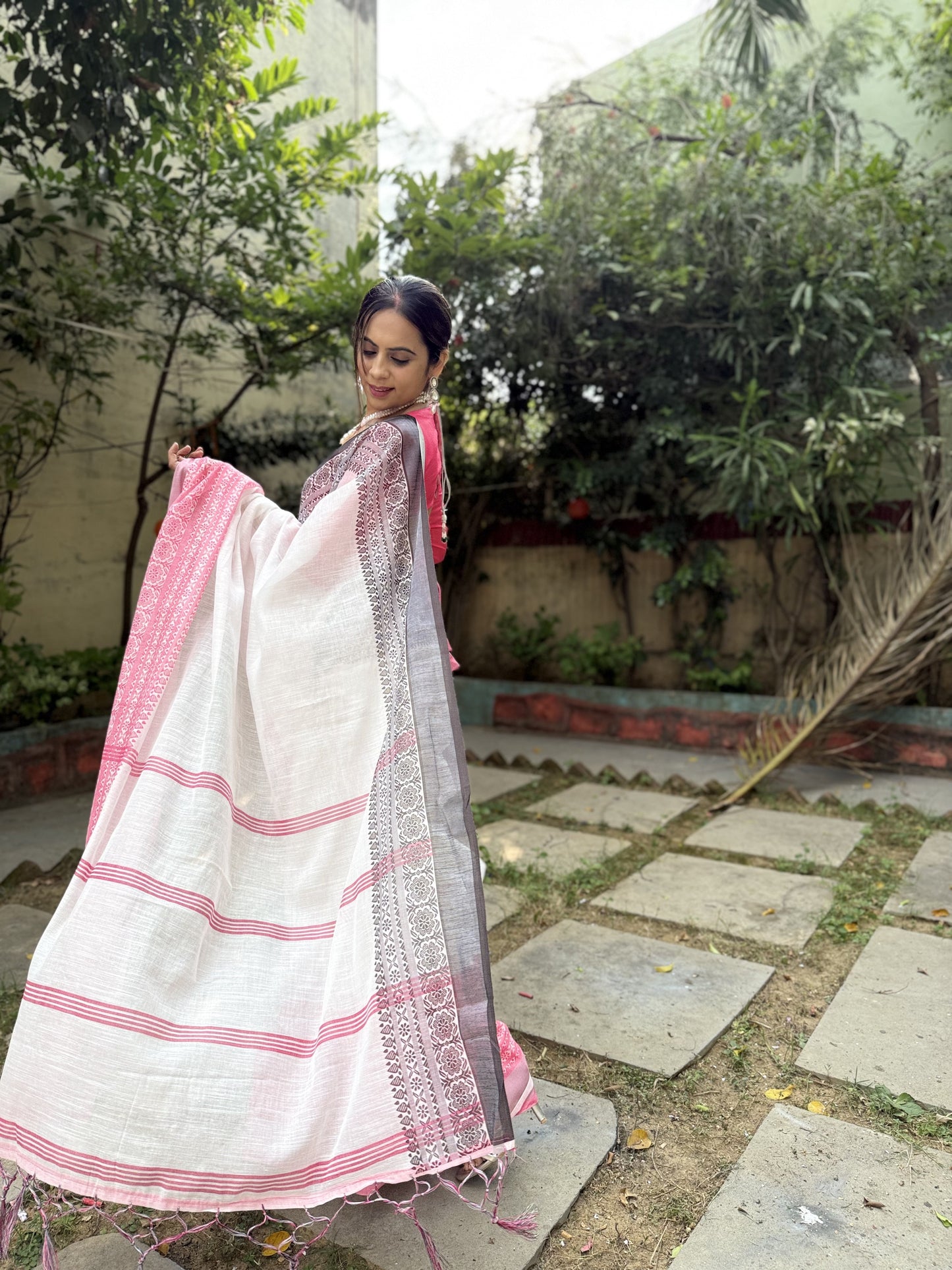 KASHVI PURE LINEN SAREE