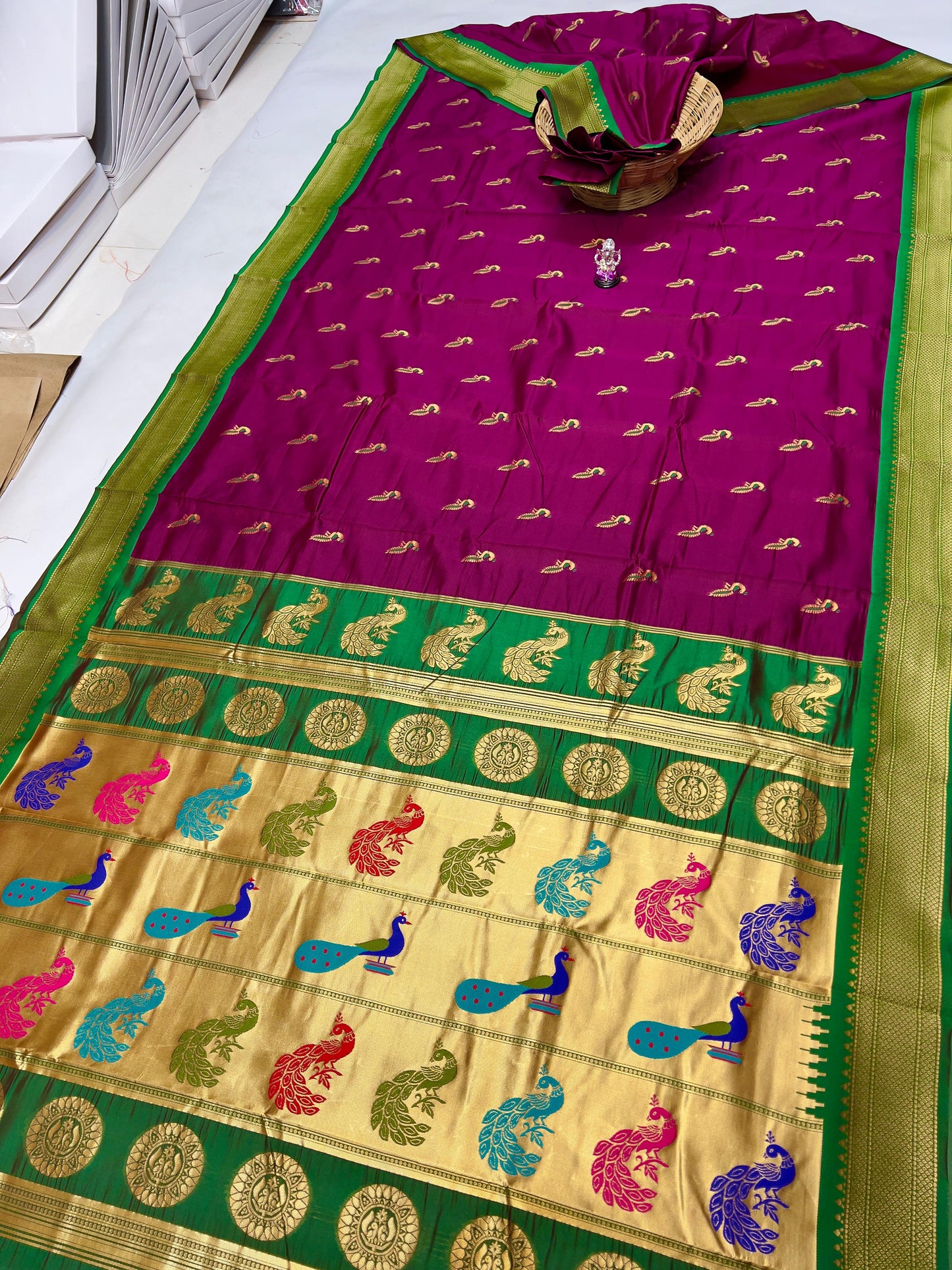 KADIYAL PAITHANI