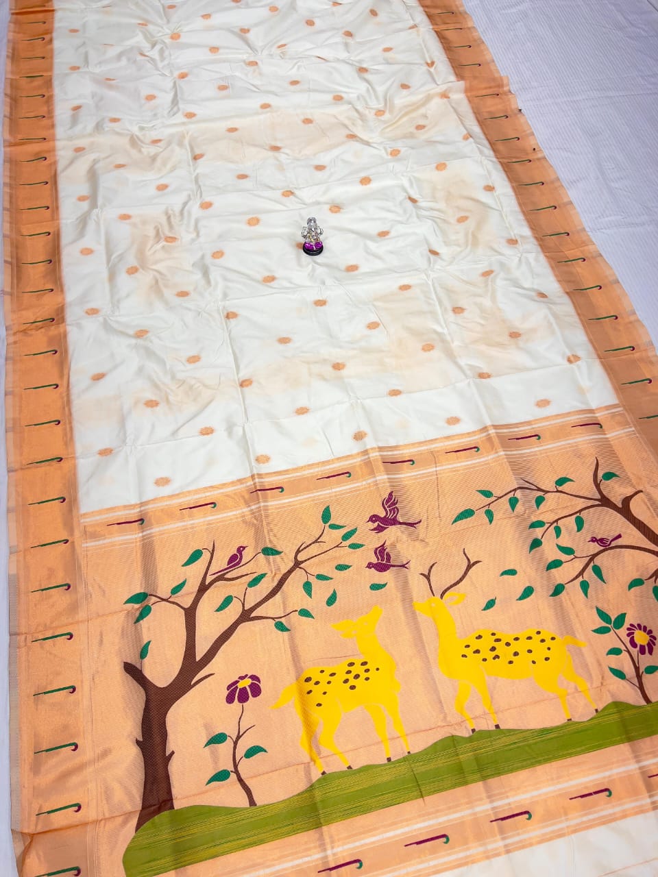 Deer pallu paithani
