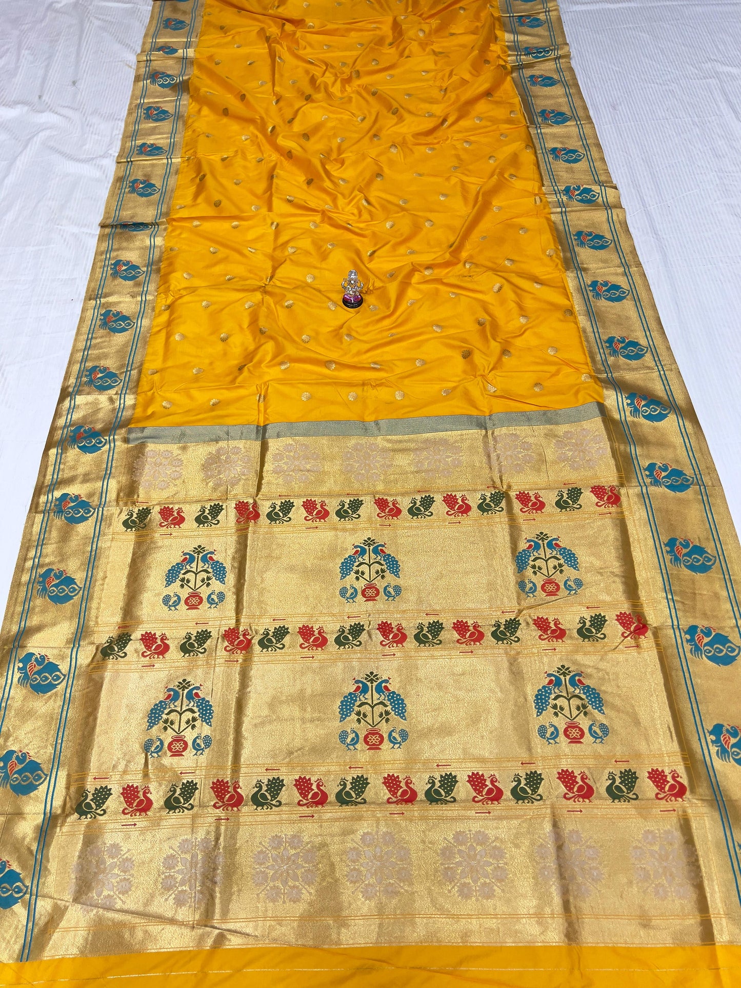 Peacock border paithani