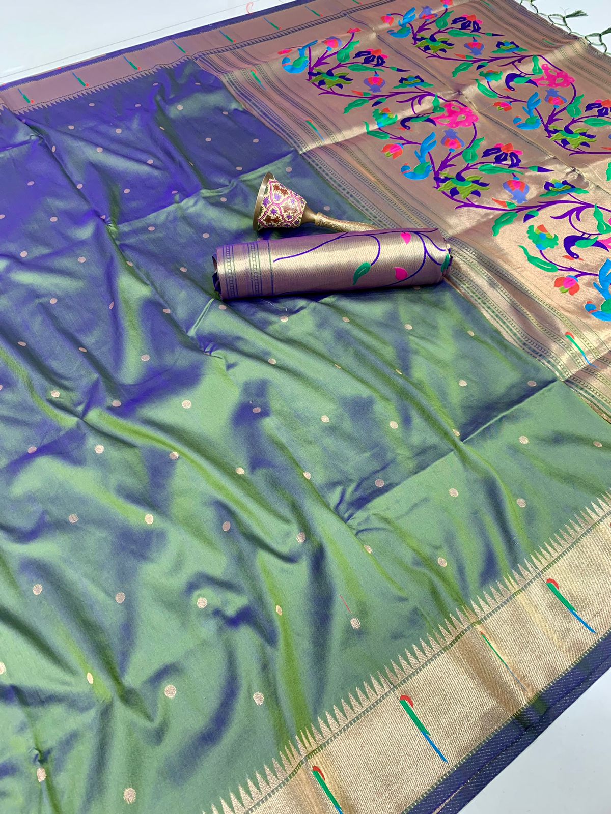 Tanisha Gold Zari Paithani
