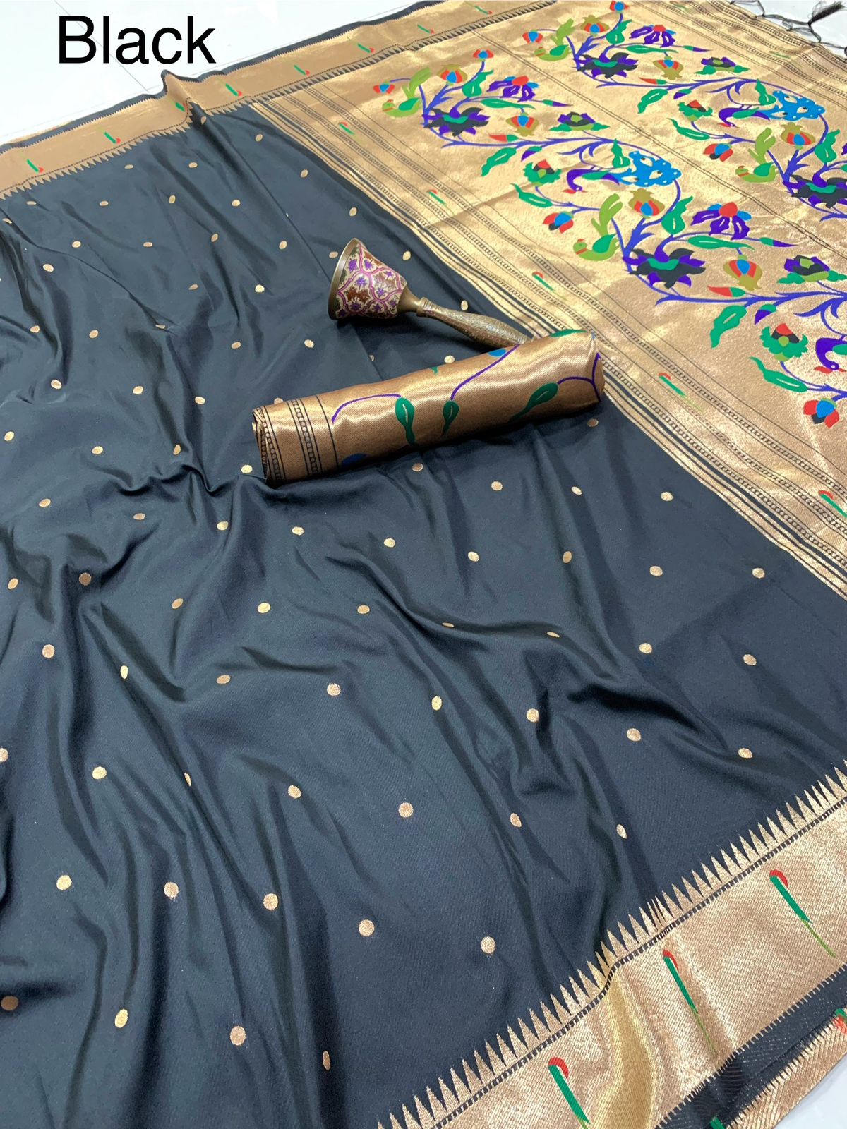 Tanisha Gold Zari Paithani