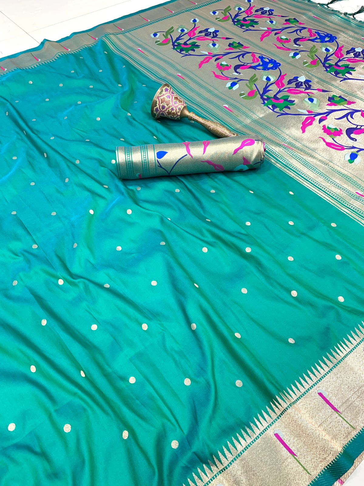 Tanisha Gold Zari Paithani