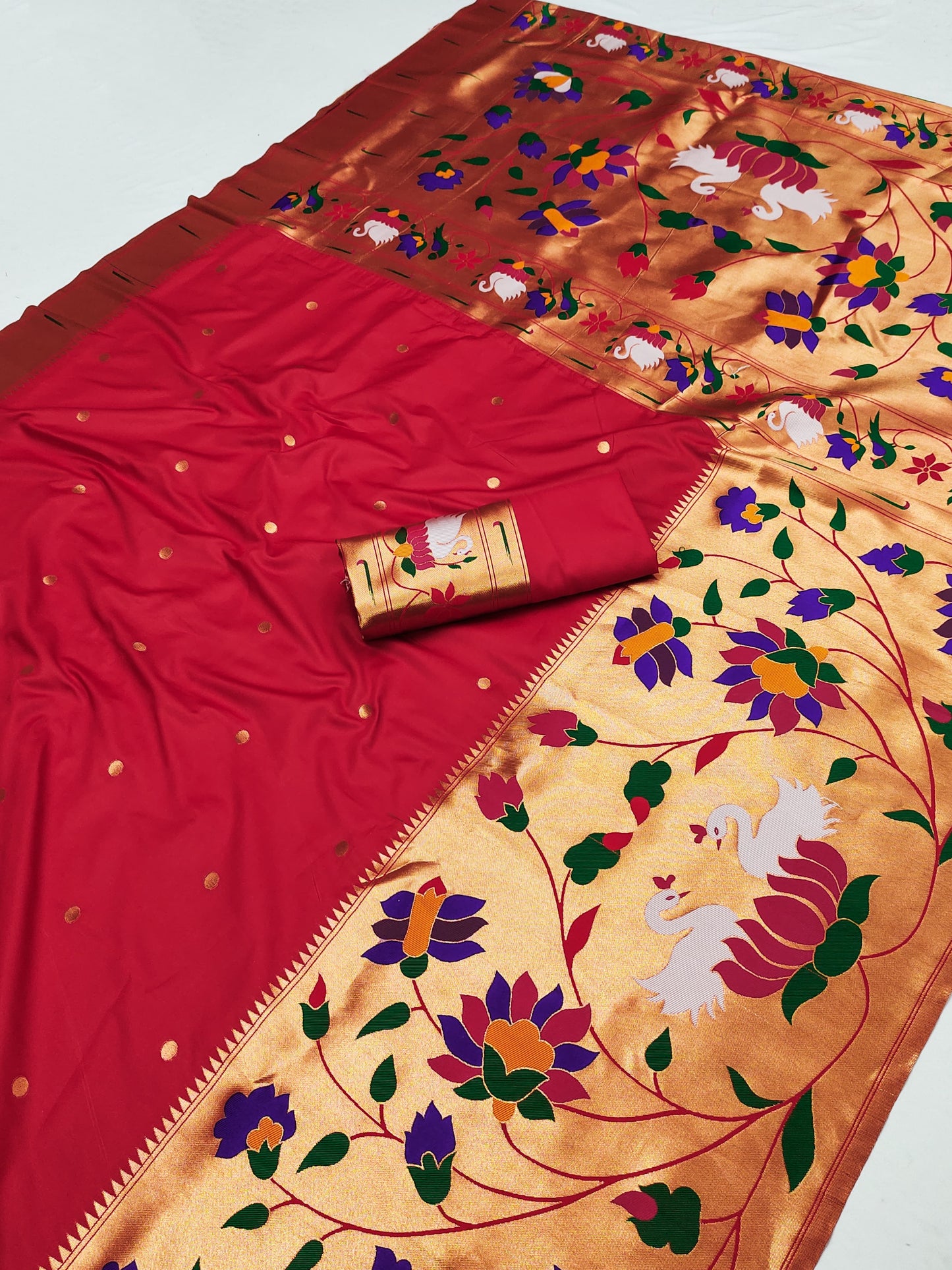 SWAN BROCADE PAITHANI