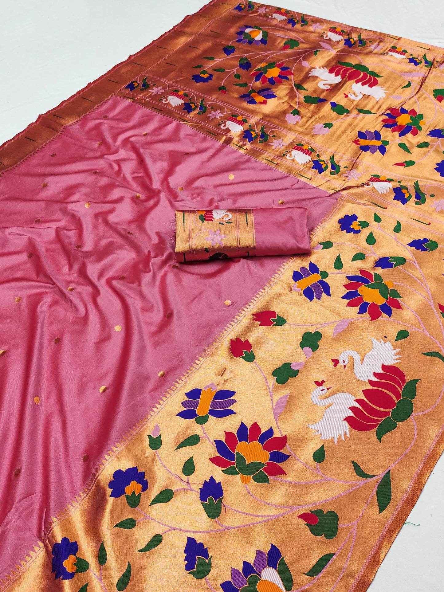 SWAN BROCADE PAITHANI