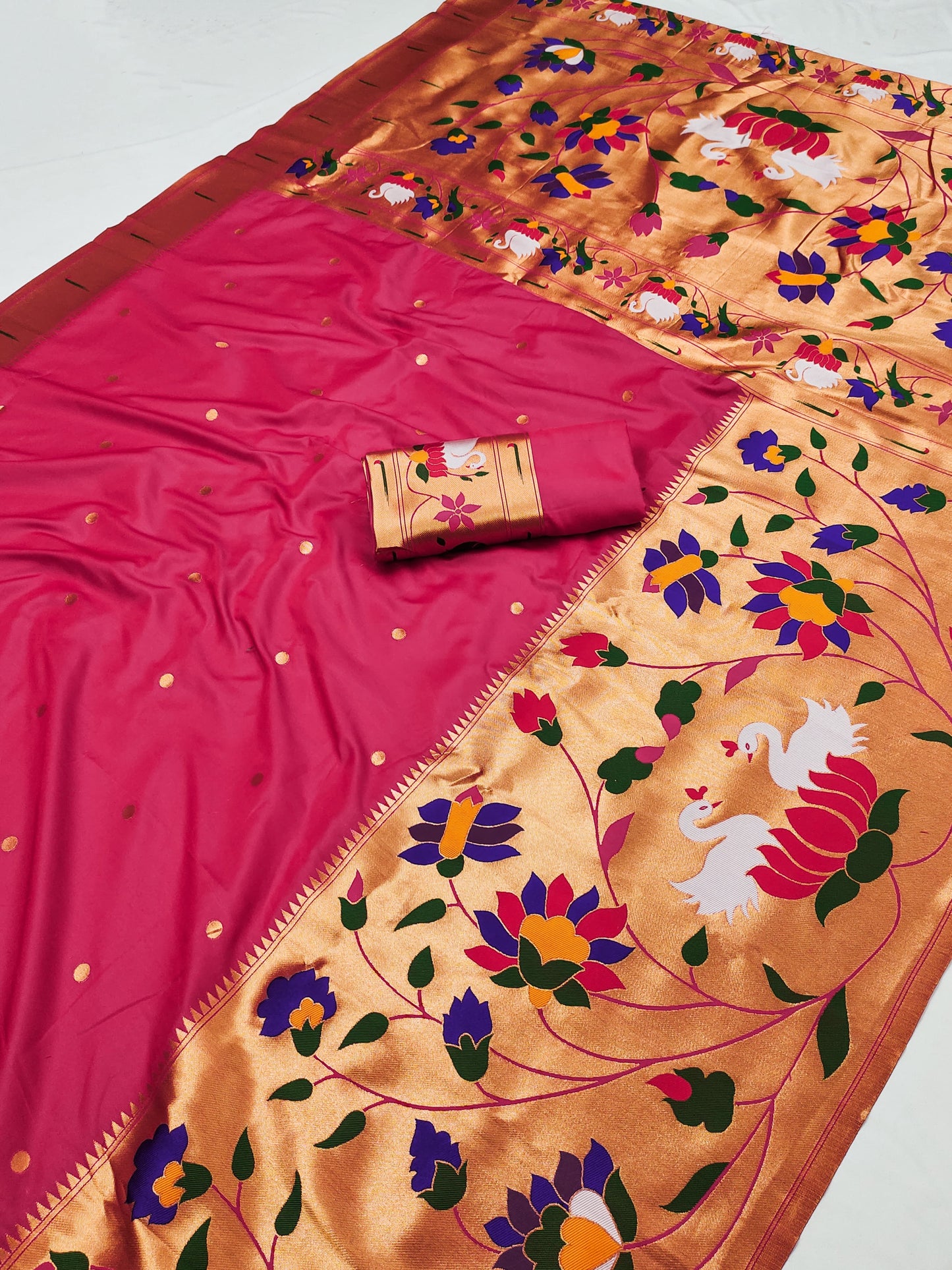 SWAN BROCADE PAITHANI
