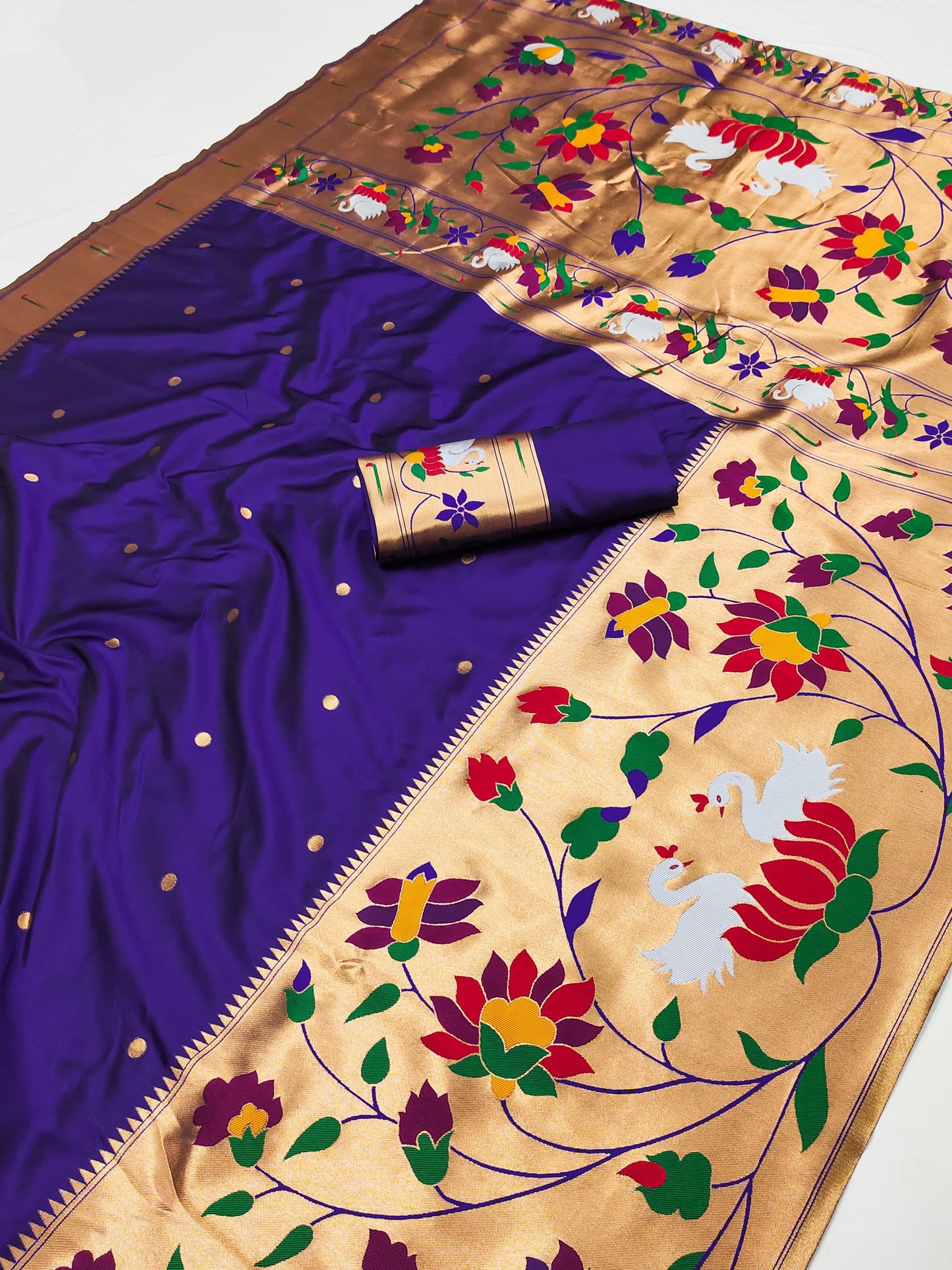 SWAN BROCADE PAITHANI